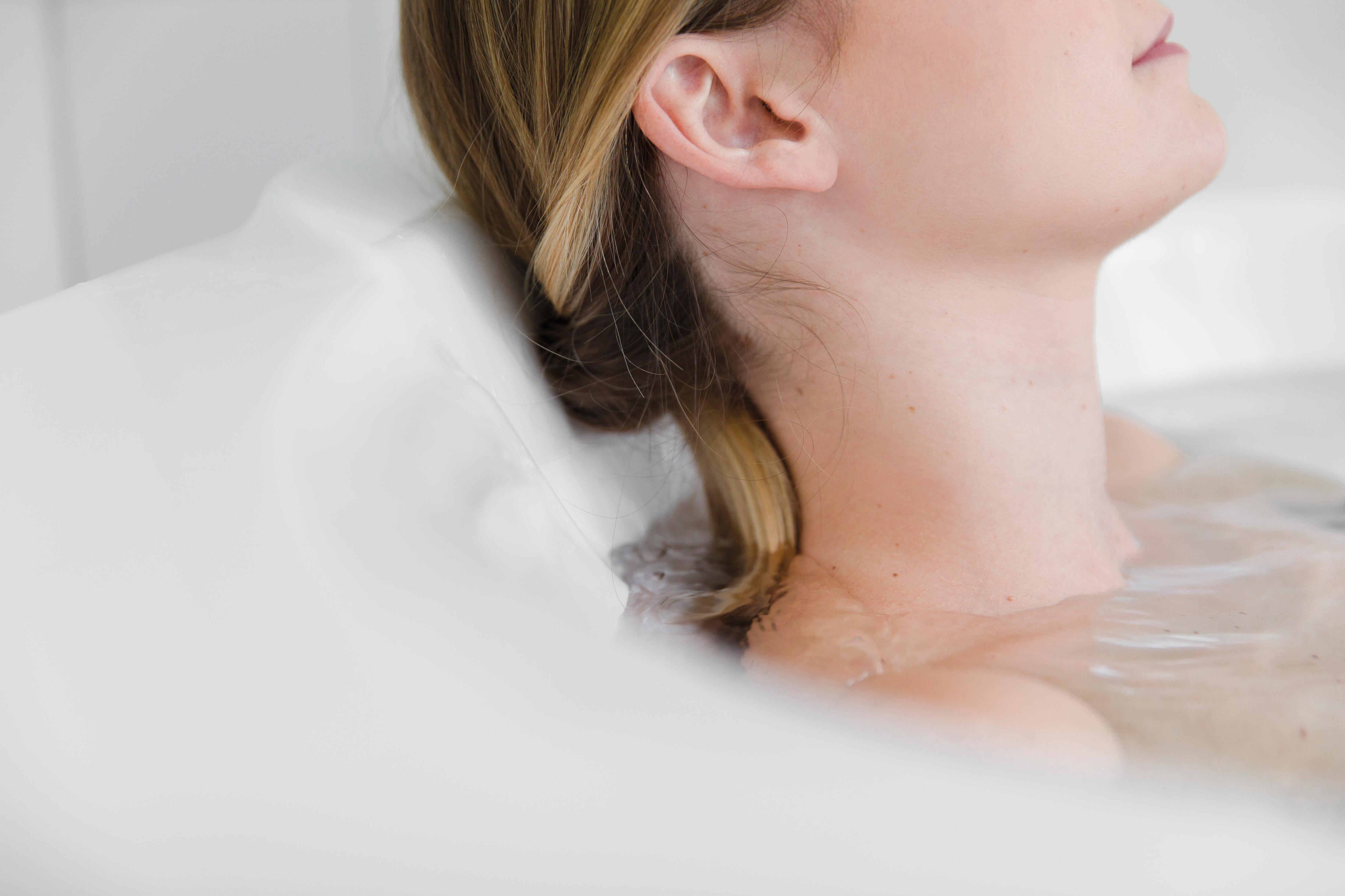 AV_Institutional_Print_Post_Quarter3-2018_Hydrotherapy bath and treatment_High-resolution_CMJN_2-jpg 1202x460