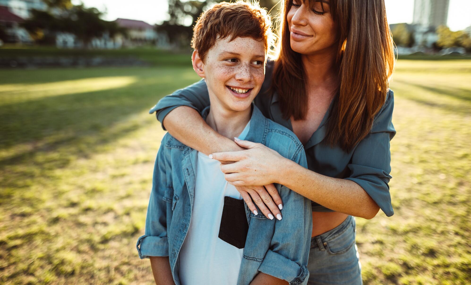 AD_LIFE-MOMENTS_MOTHER-AND-SON_LARGE_2021