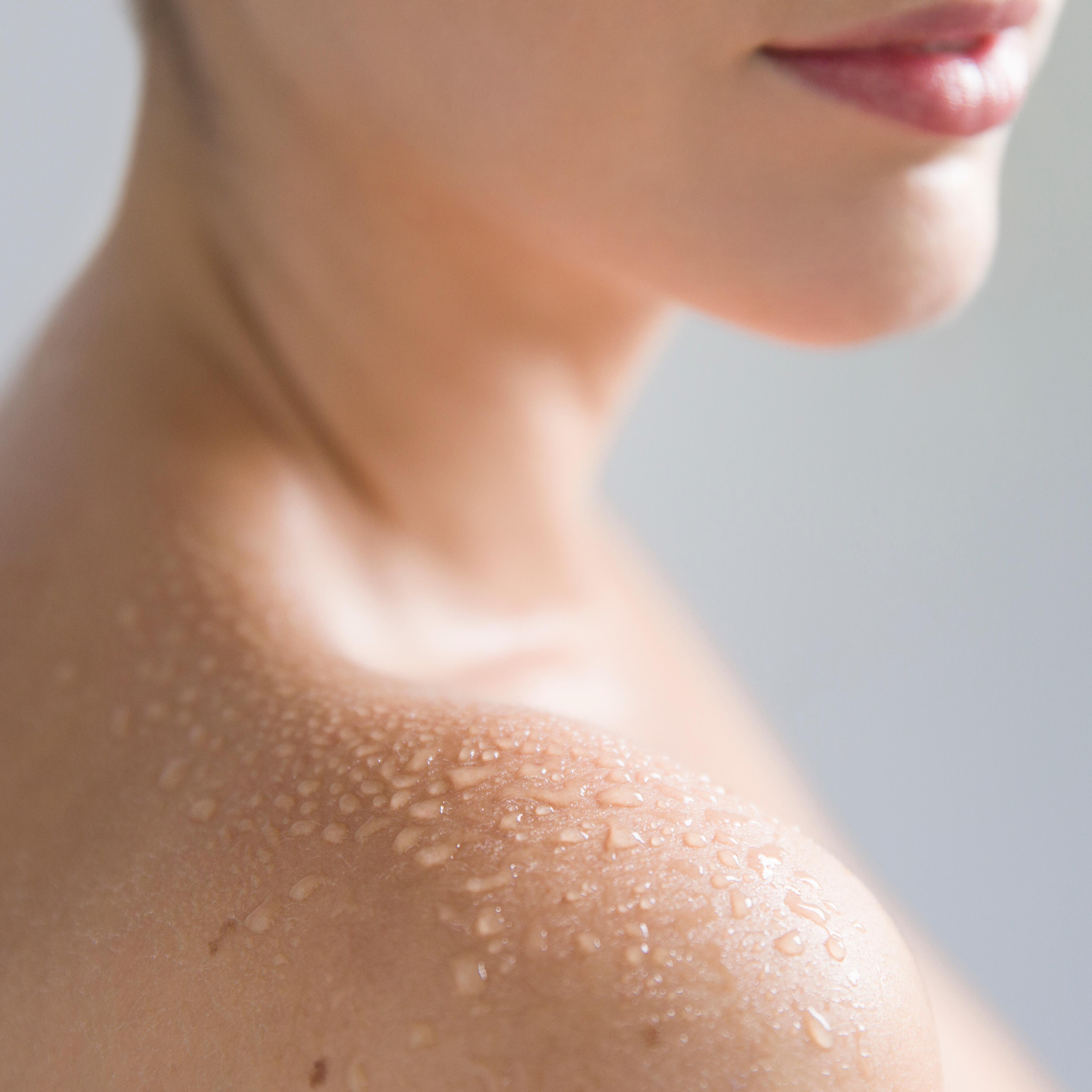 av_instit-thermal-water-skin2-hdrvb-square