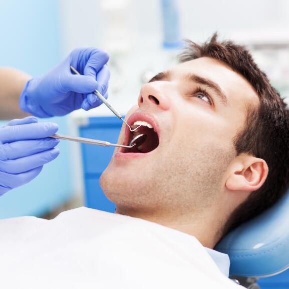 Comment évolue la carie dentaire ?