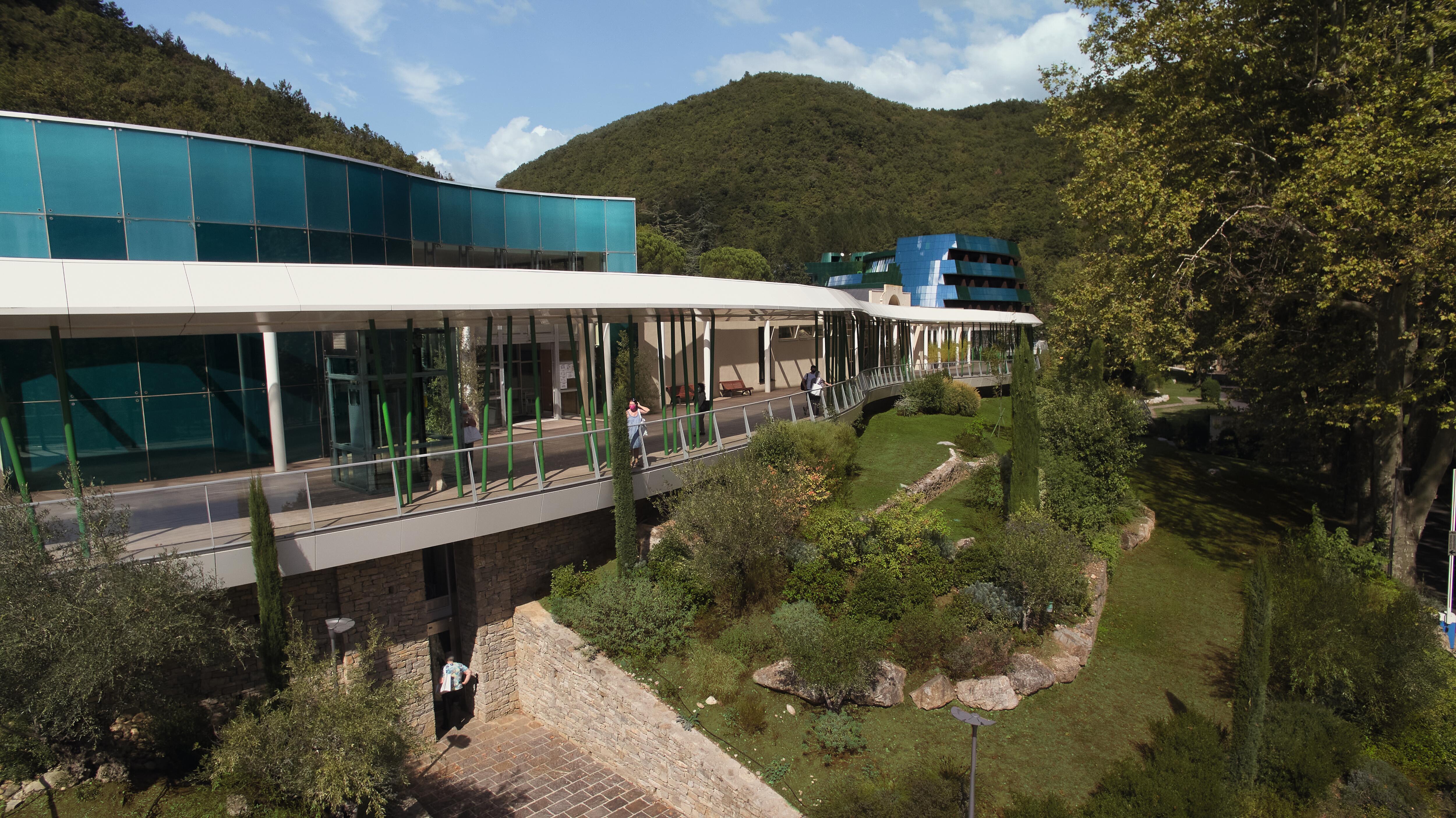 AV_instit-hydrotherapy-center-close-hd