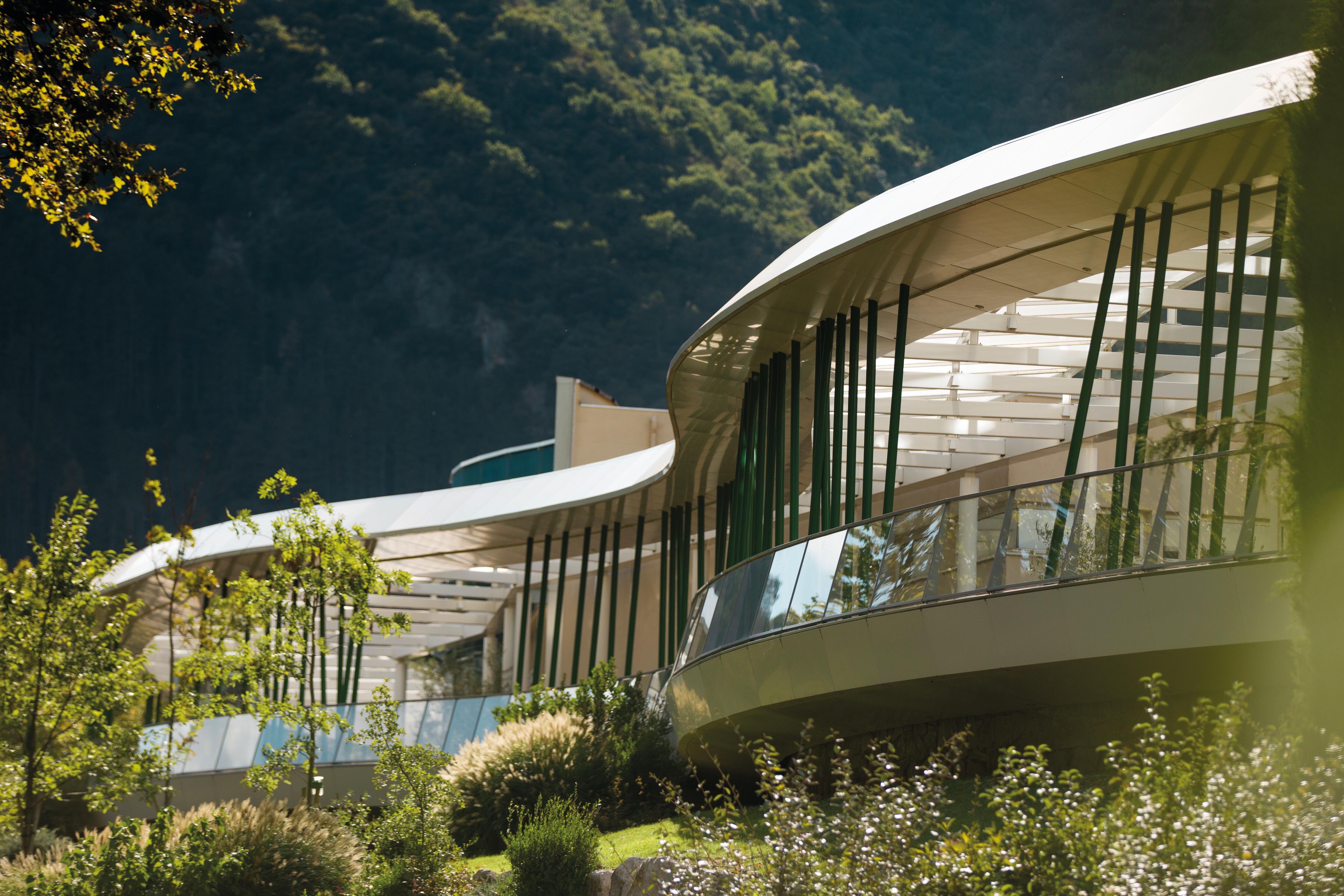 AV_instit-hydrotherapy-center-avene-hd