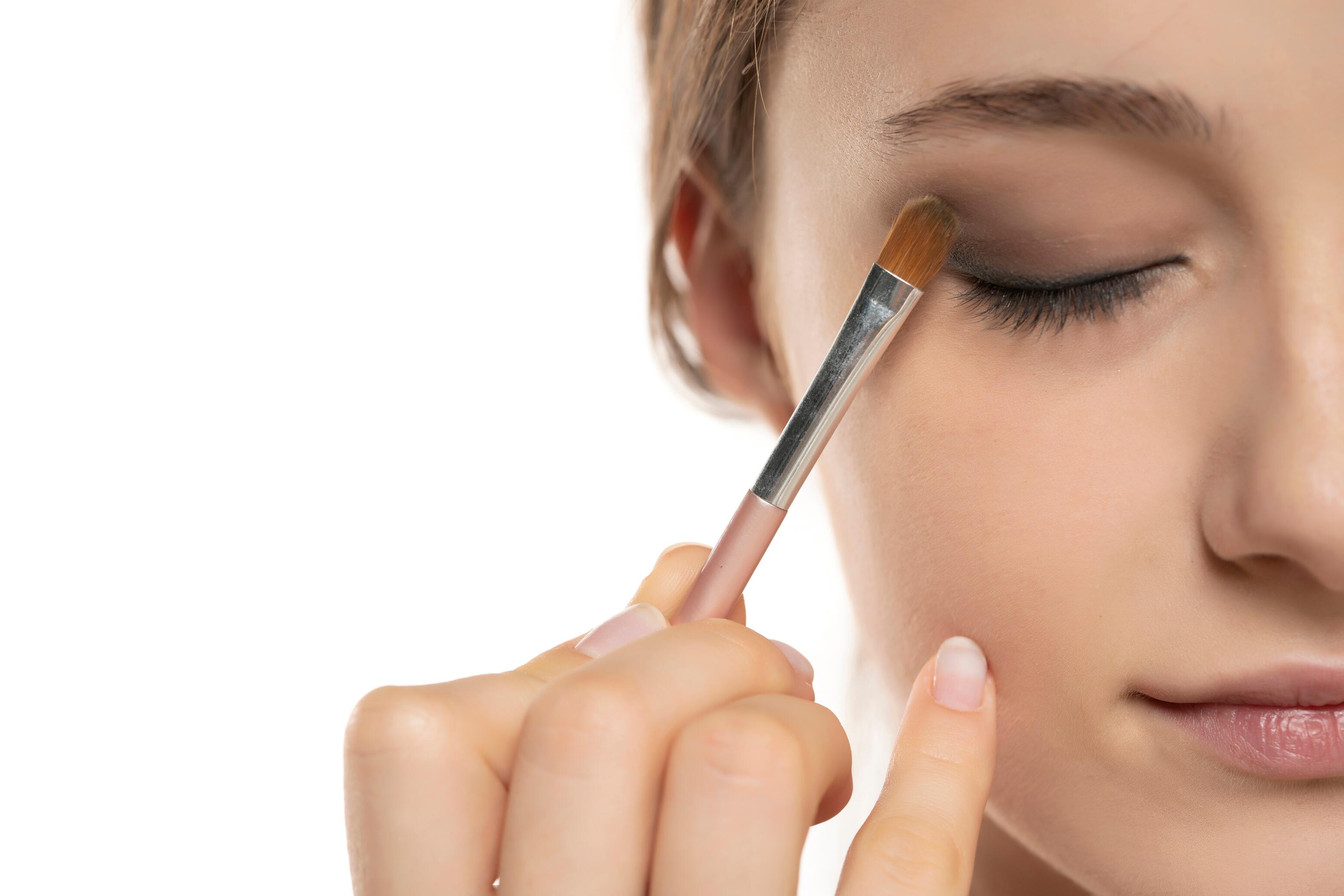 AD_ECZEMA-PAUPIERES-MAQUILLAGE_2023