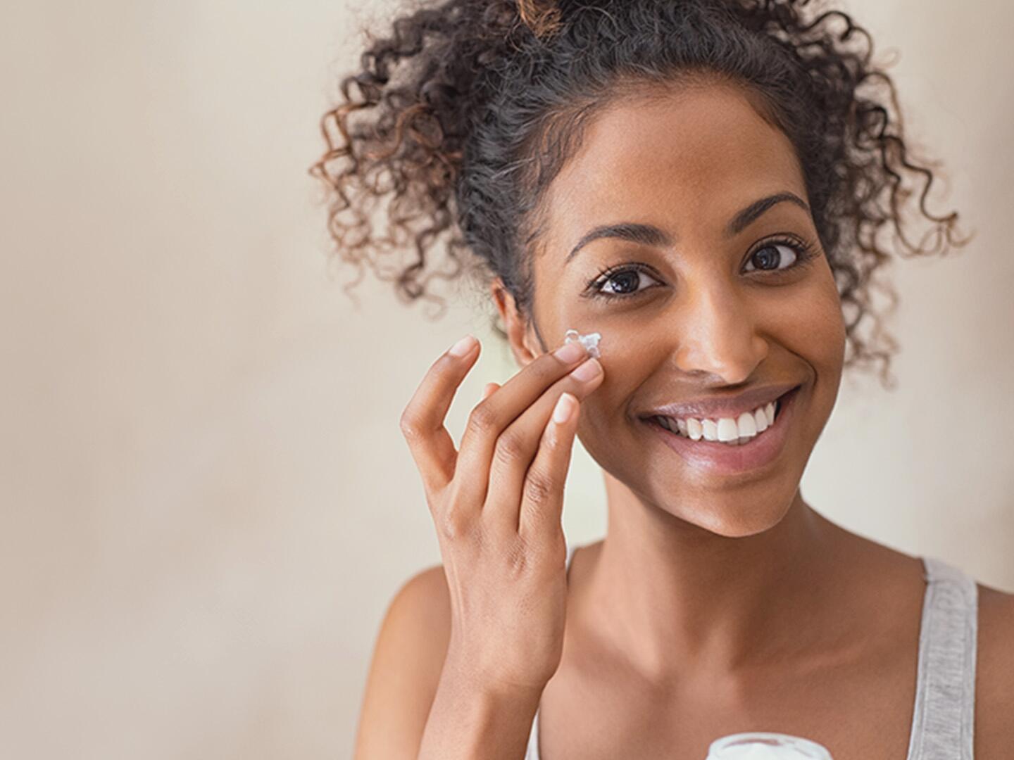 Gesichtspflege für unreine Haut – bei Akne der Schlüssel zu einem besseren Lebensgefühl