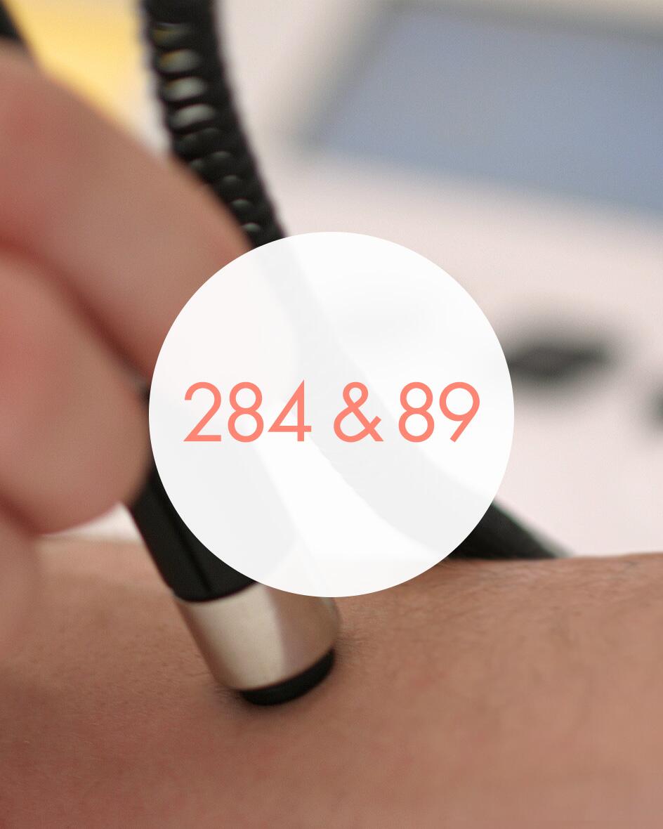 284 voluntários “saudáveis” em 5 estudos clínicos, 89 voluntários “alvo” em 2 estudos clínicos, realizados sob controle dermatológico.