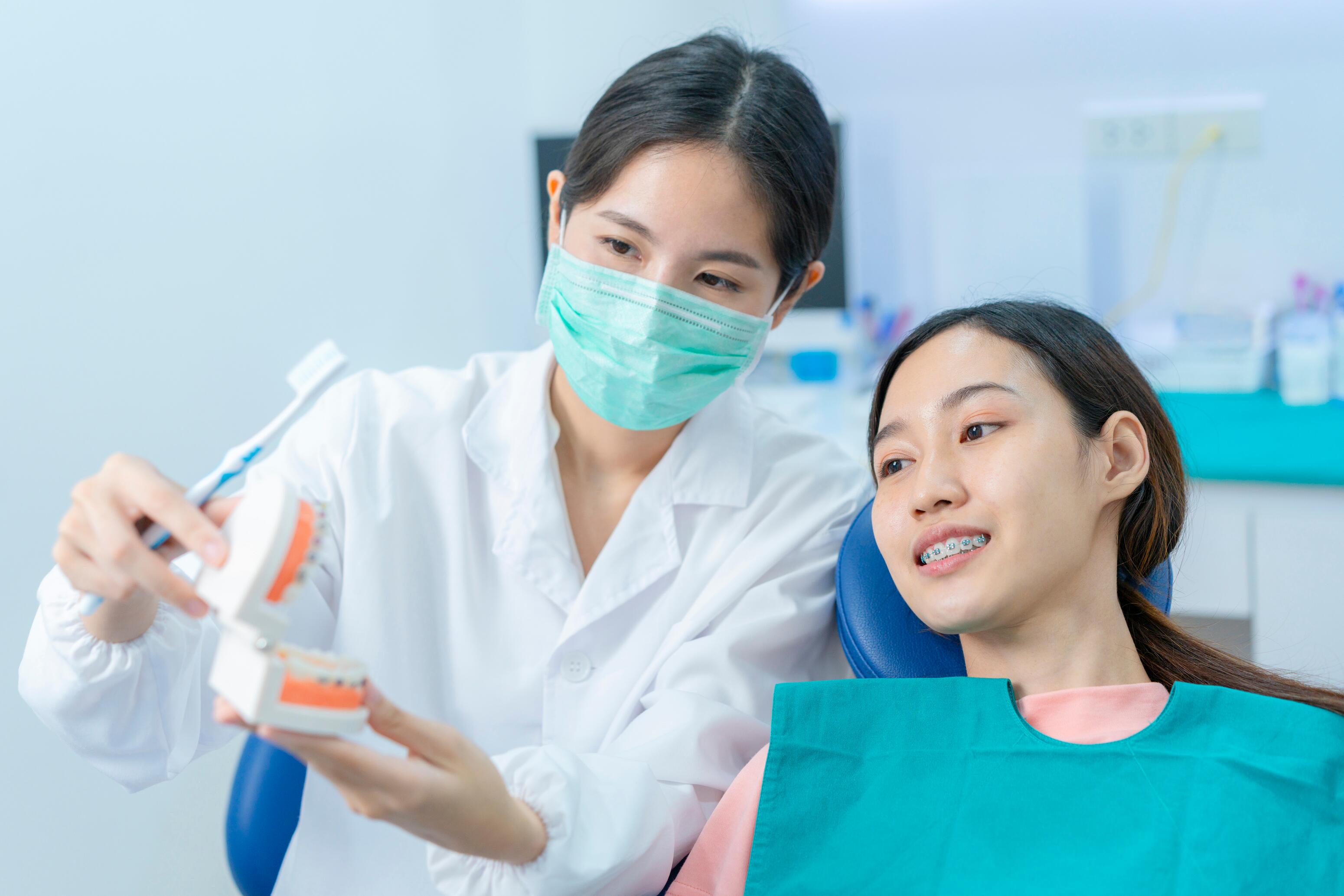 Gingivite : quels symptômes et comment la traiter efficacement ?