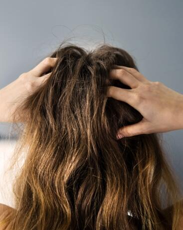 Domowe sposoby na wzmocnienie włosów, aby zatrzymać wypadanie