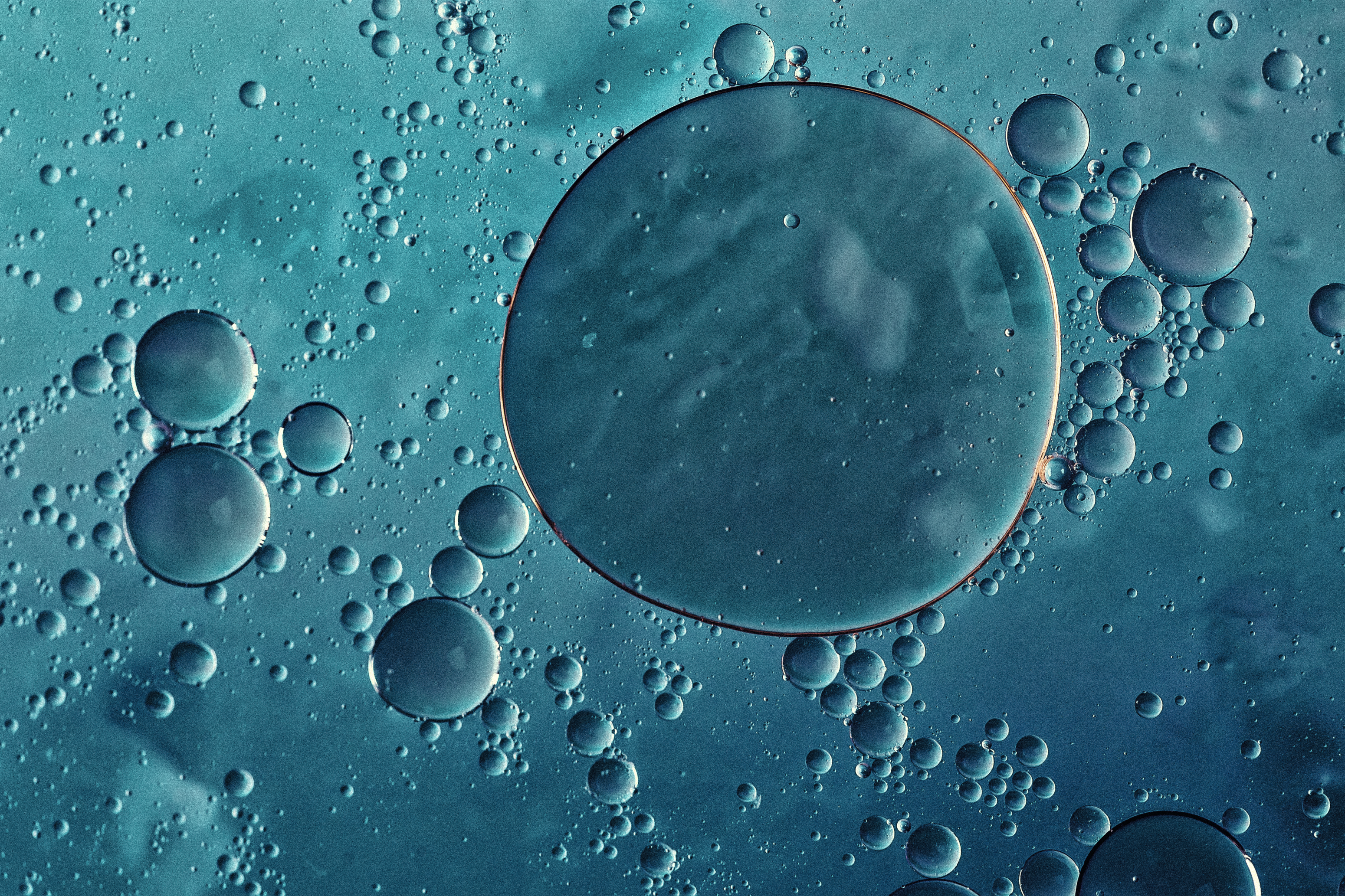 av_instit-water-close-up-science