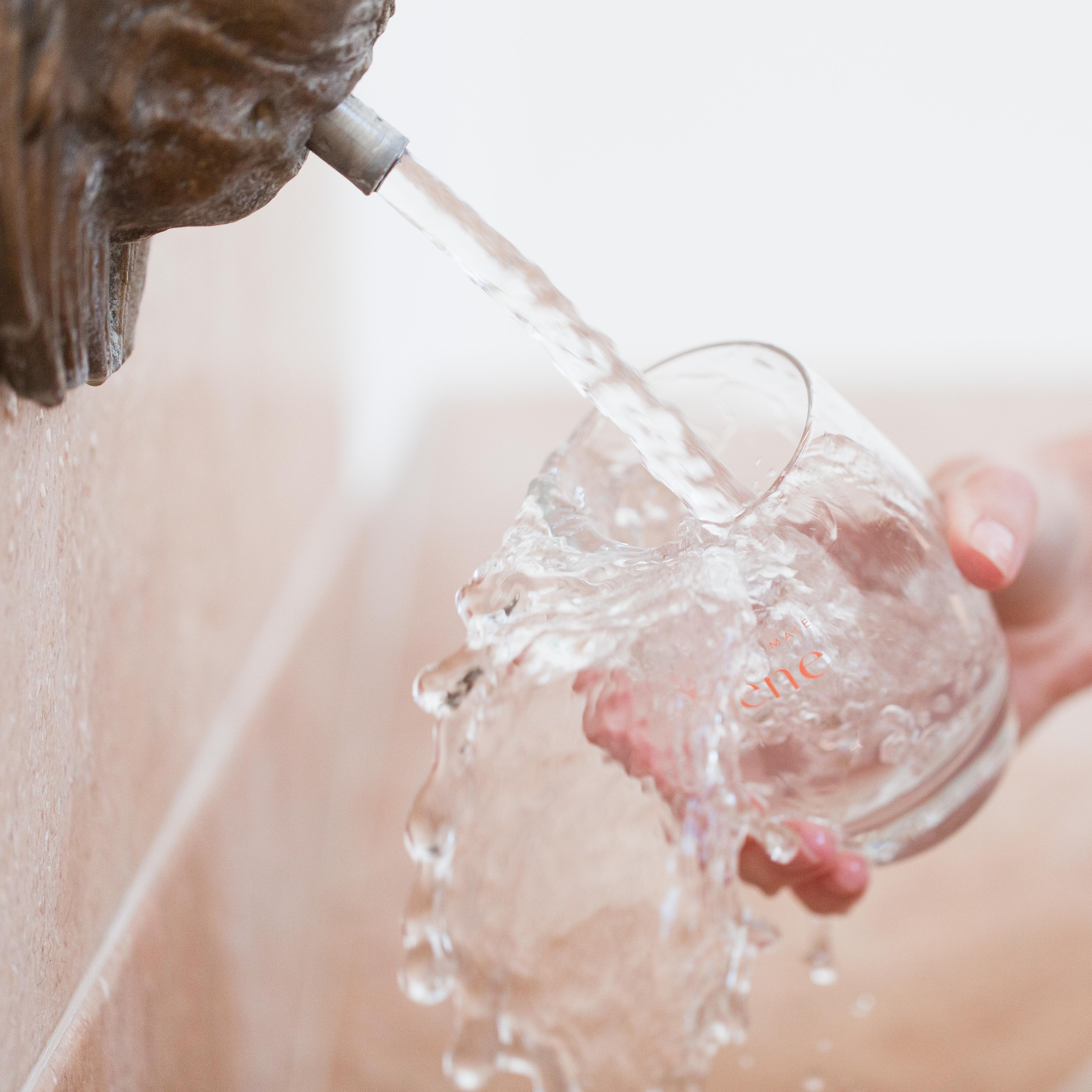 AV_Institutional_Instagram_Post_Quarter3-2018_Hydrotherapy baths and treatment_High-resolution_5  16x9