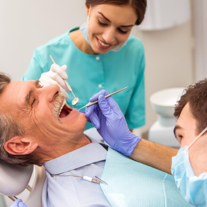Jaką odbudowę wykonuje się w przypadku erozji zębów?