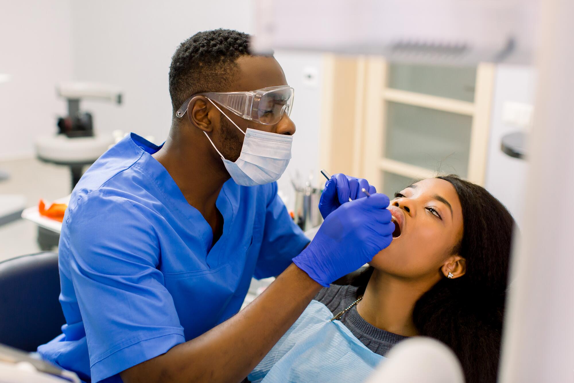 OC_DENTIST_PATIENT_WOMAN_ADOBESTOCK_2019_45675