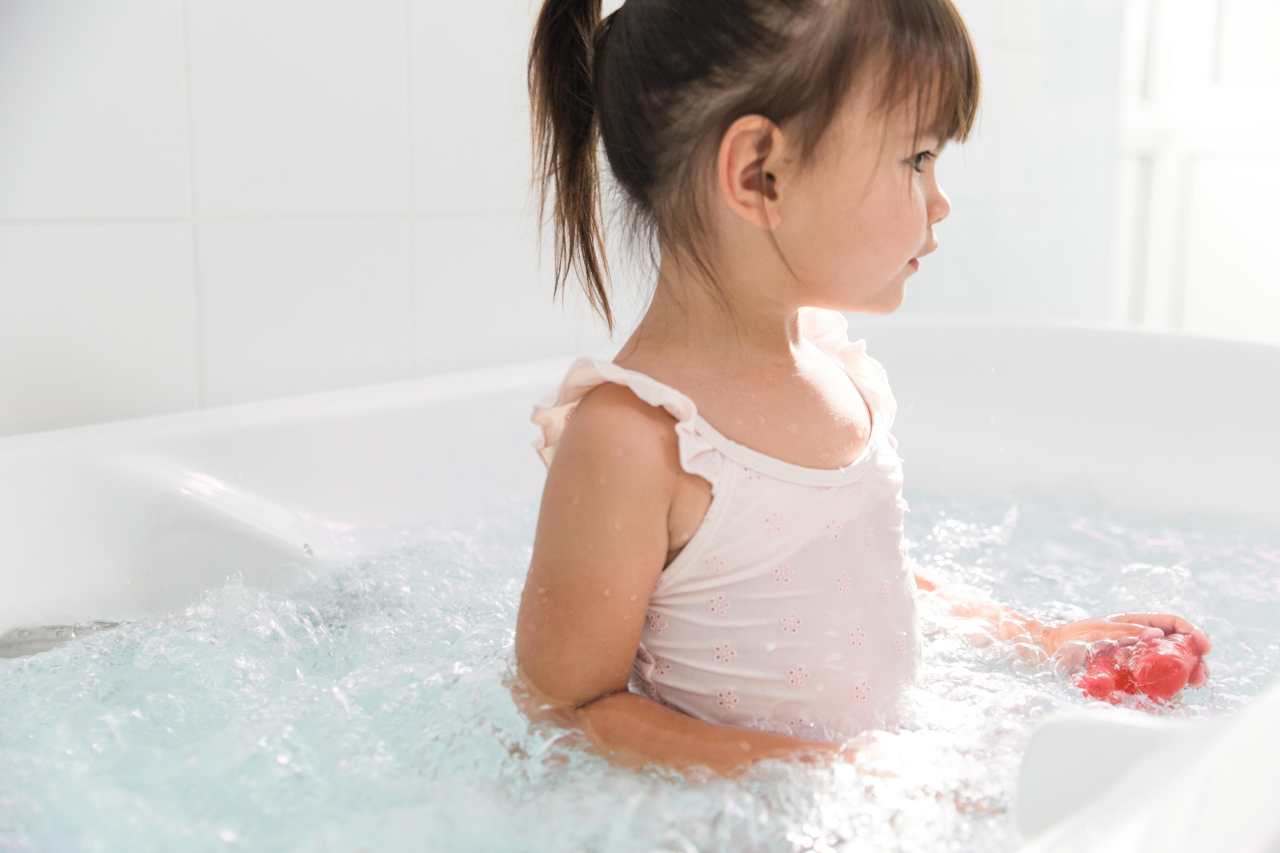 AV_instit-hydrotherapy-treatment-bath-kid-hd