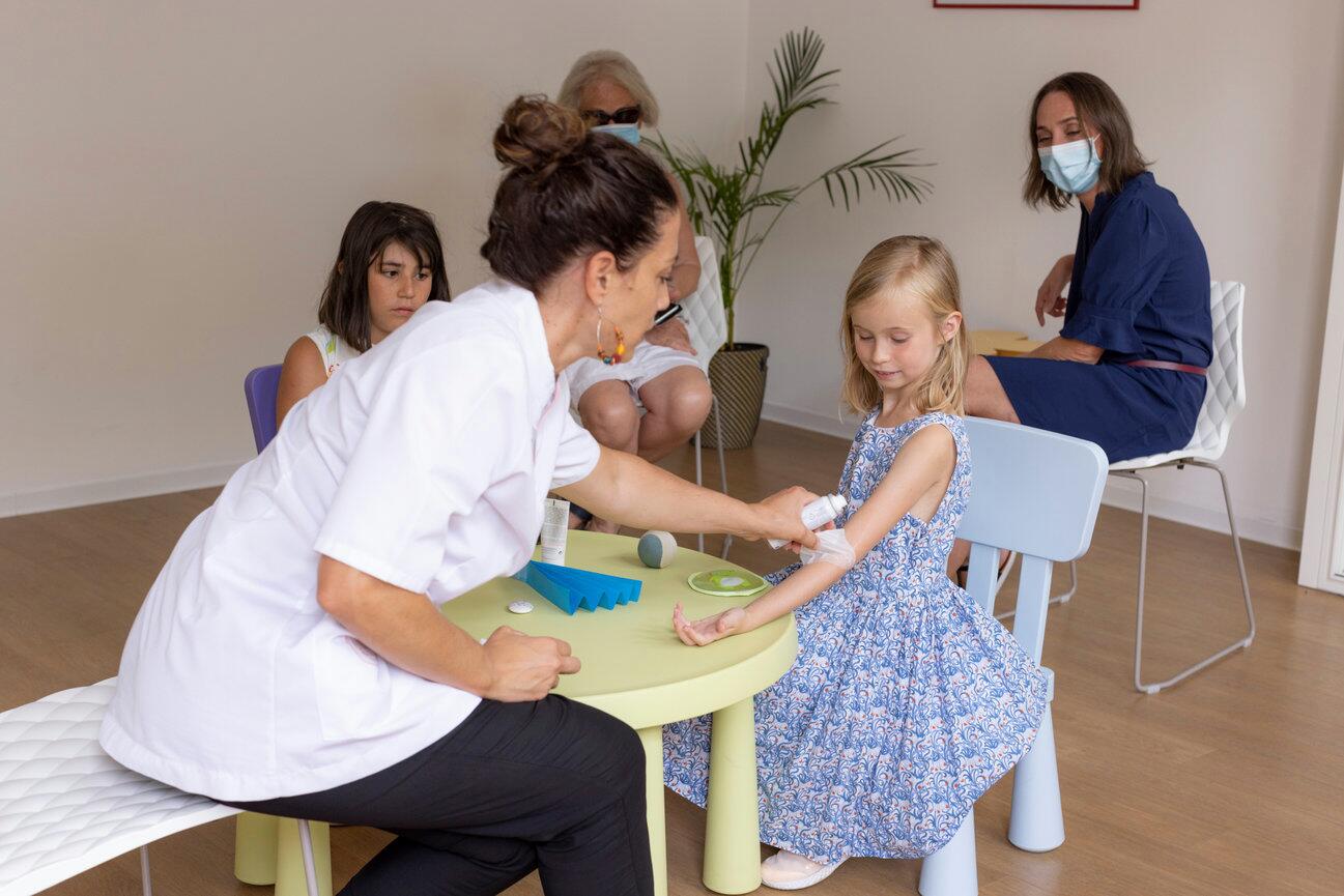 AV_Instit_Atelier_Alternatives_Grattage_Enfant_1