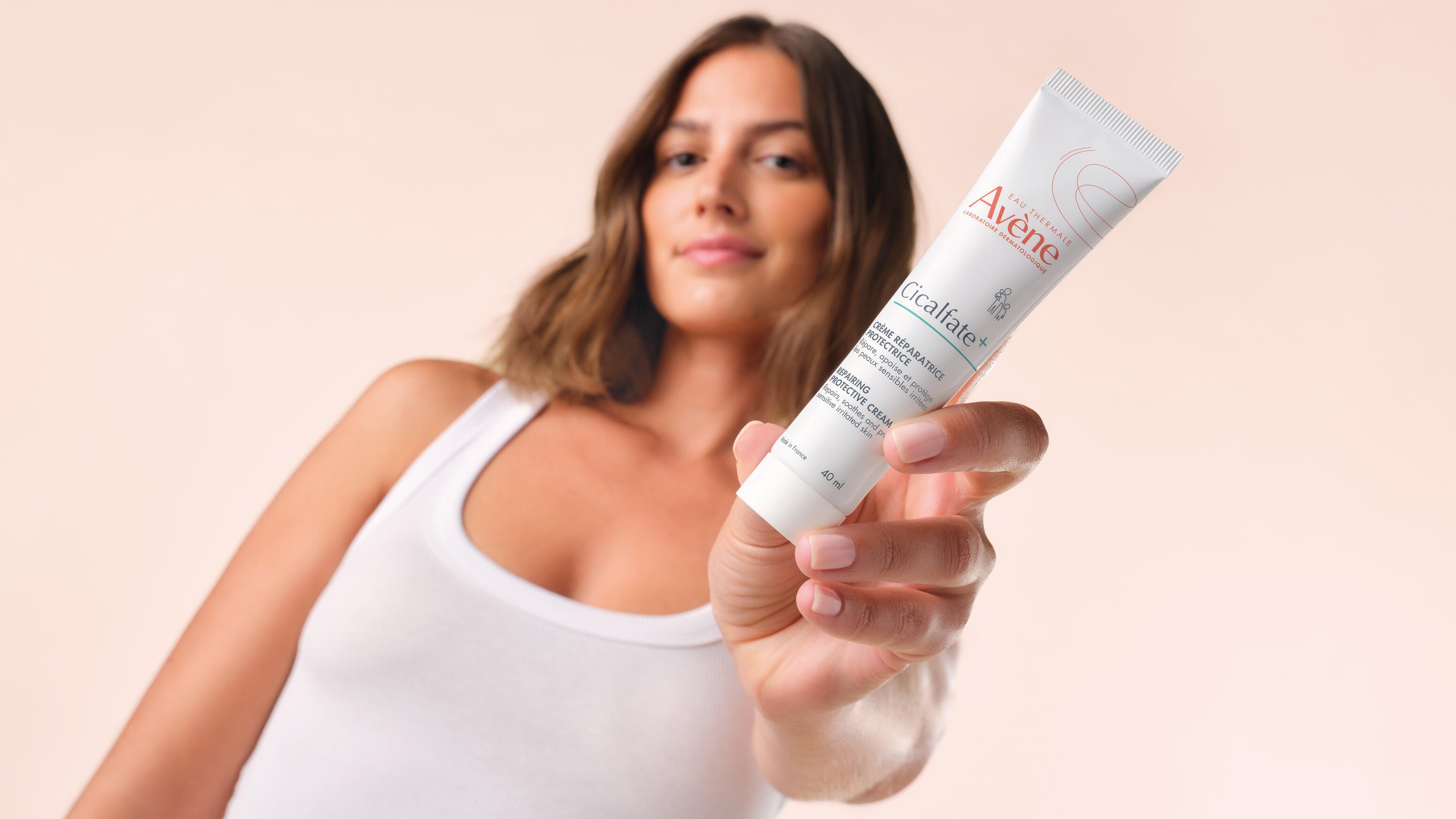 AV_Cicalfate-_repairing-cream_3282770204667_product-presentation_laurene_RVB_16x9