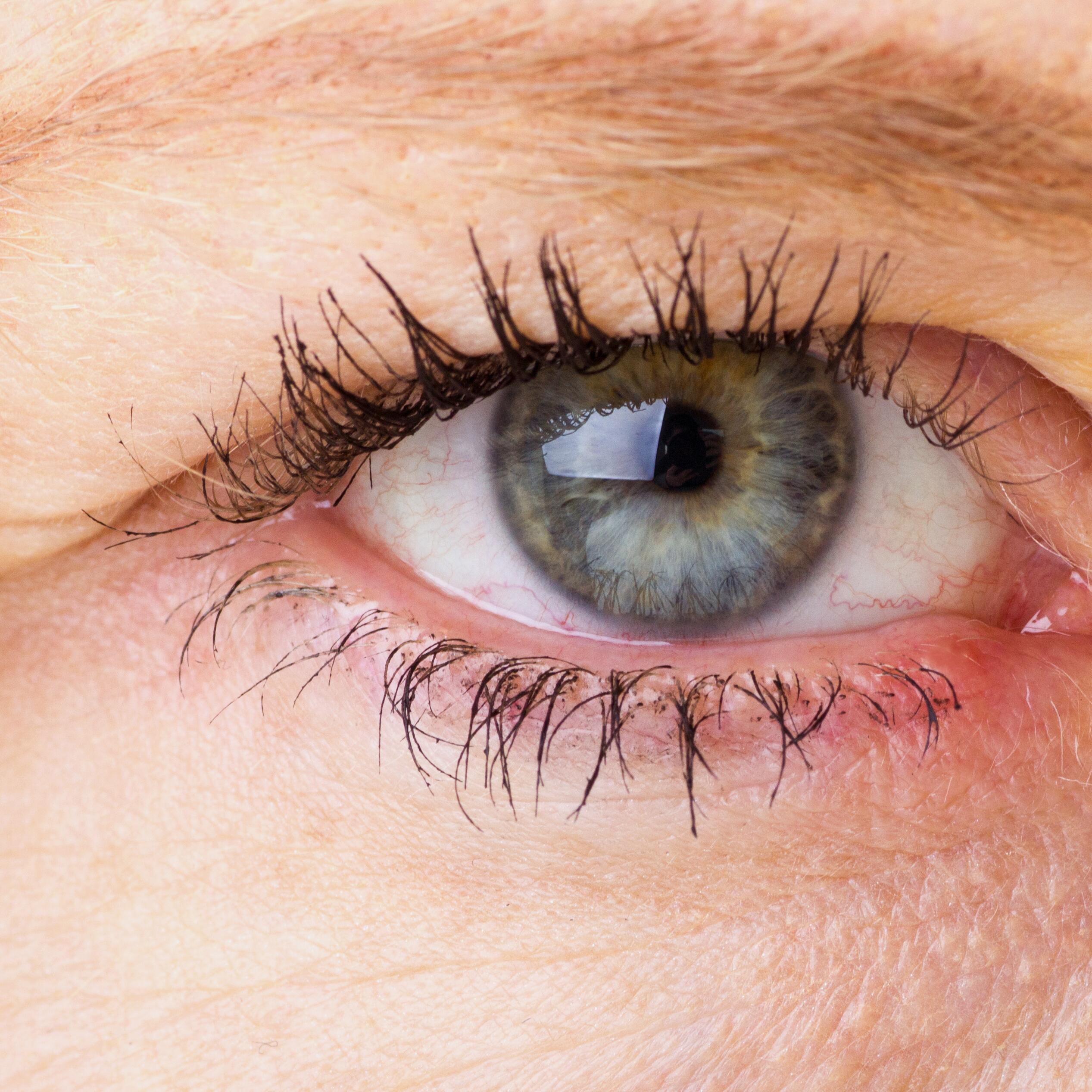 av_maquillage_paupieres-tombantes_1x1