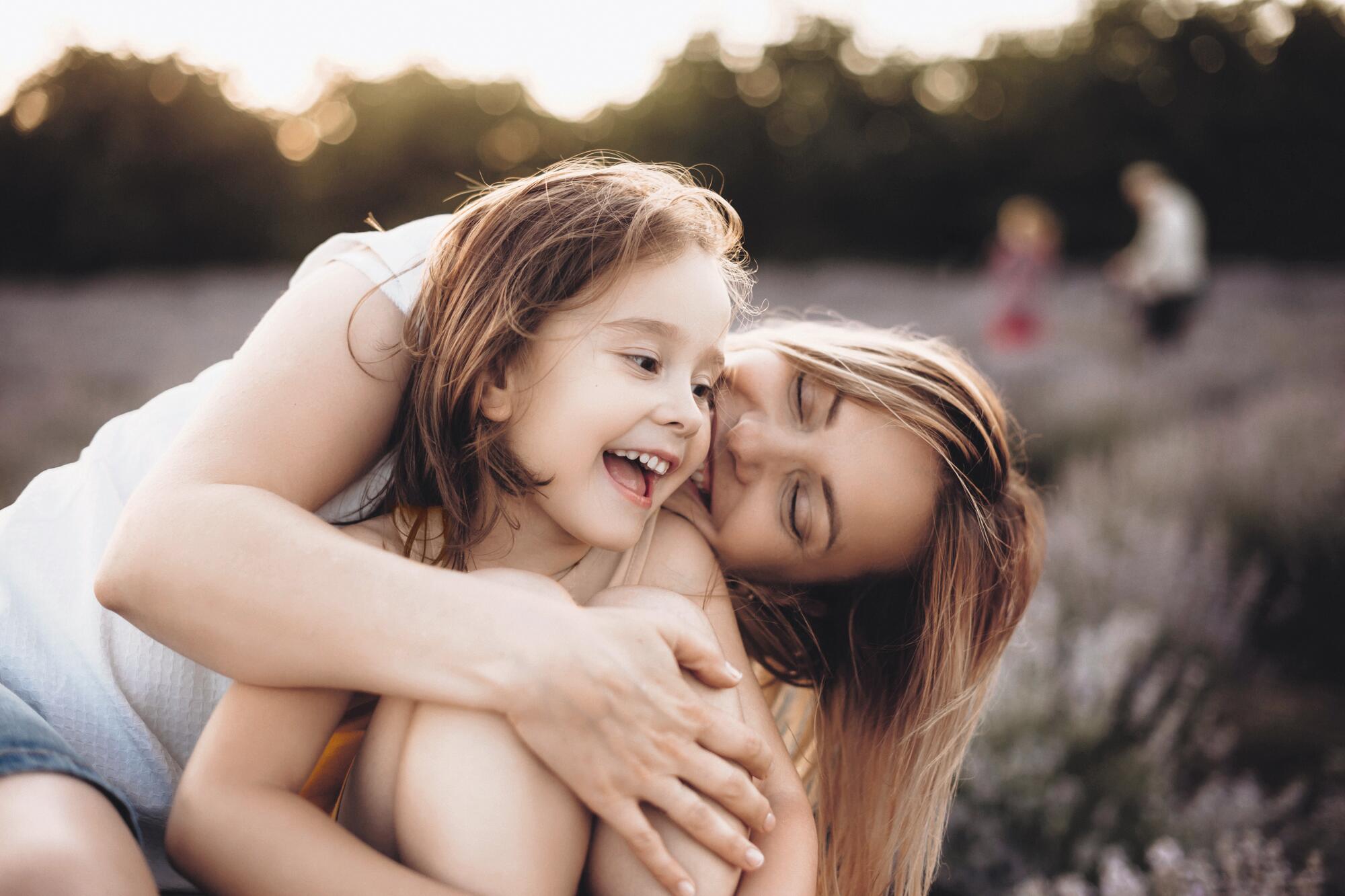 AD_LIFE-MOMENTS_MOTHER-CHILD-PARC-NATURE_LARGE_2021
