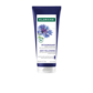 Contrasta immediatamente* i toni gialli e nutre i capelli grigi e biondi.

*Effetto percepito, test d’uso consumatori, 67 soggetti dopo il primo utilizzo.
