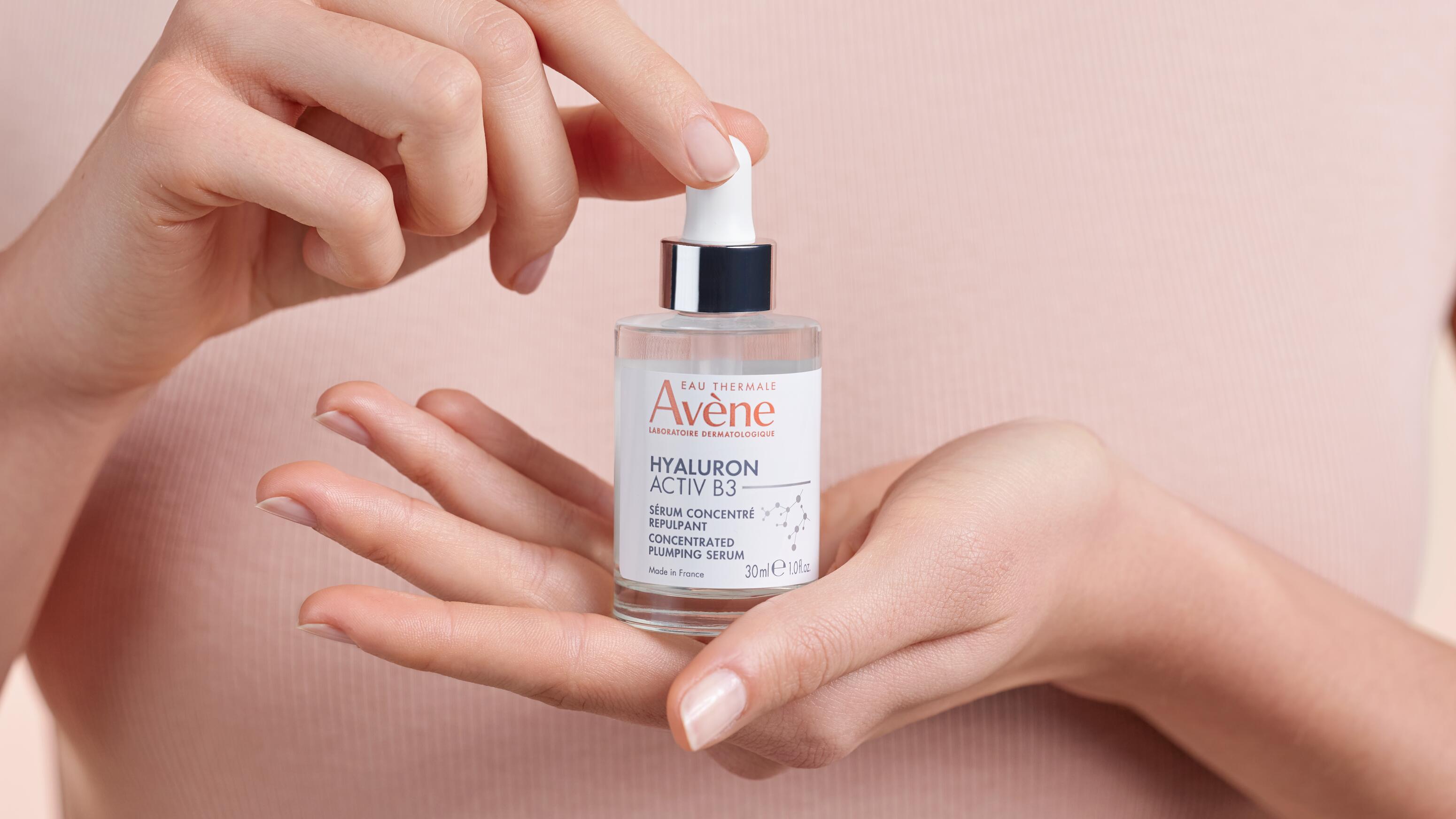 av_hyaluron_activ_b3_creme_presentation_02_3282770153101_16X9