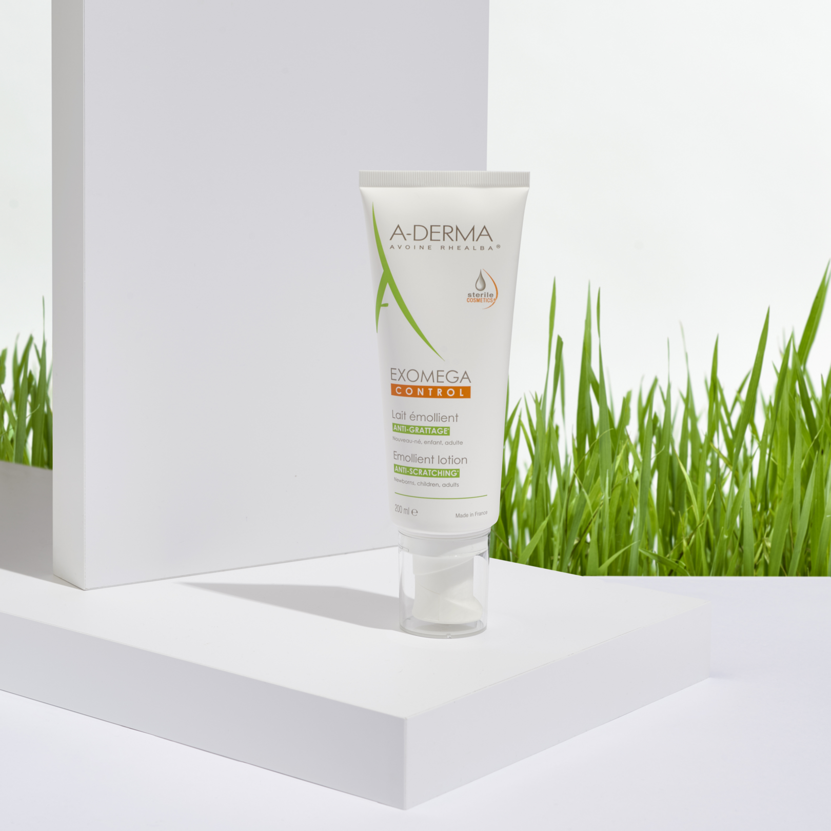 Loción emoliente cosmética estéril