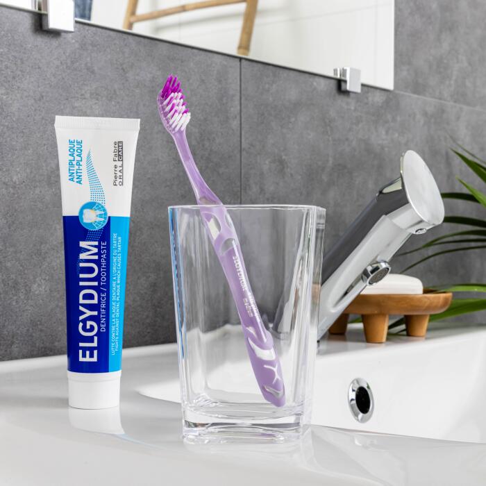ELGYDIUM Antiplaque - brosse à dents