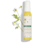 Com Camomila, um ingrediente ativo que aclara naturalmente.