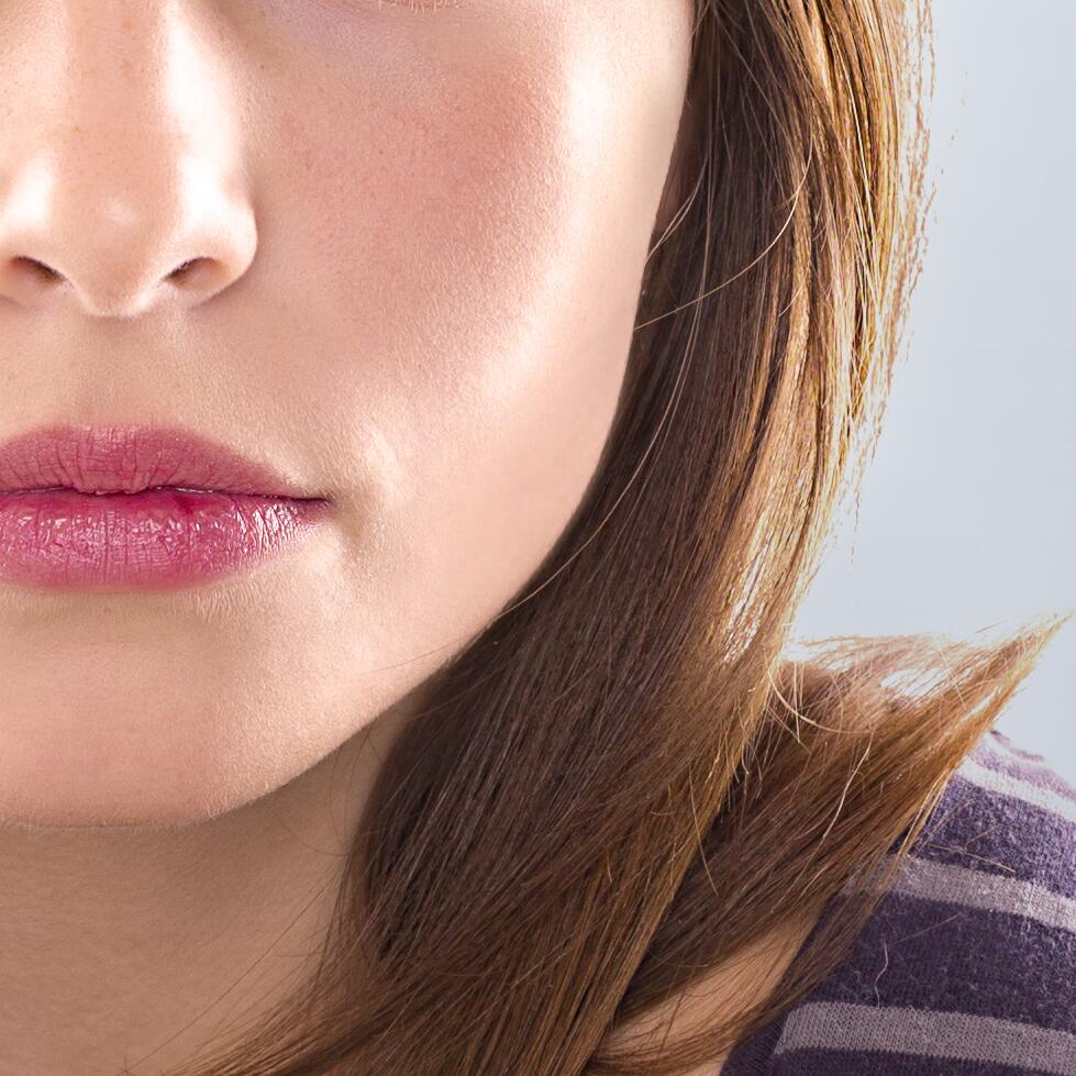 av_acne_maquillage_peau-grasse_1x1