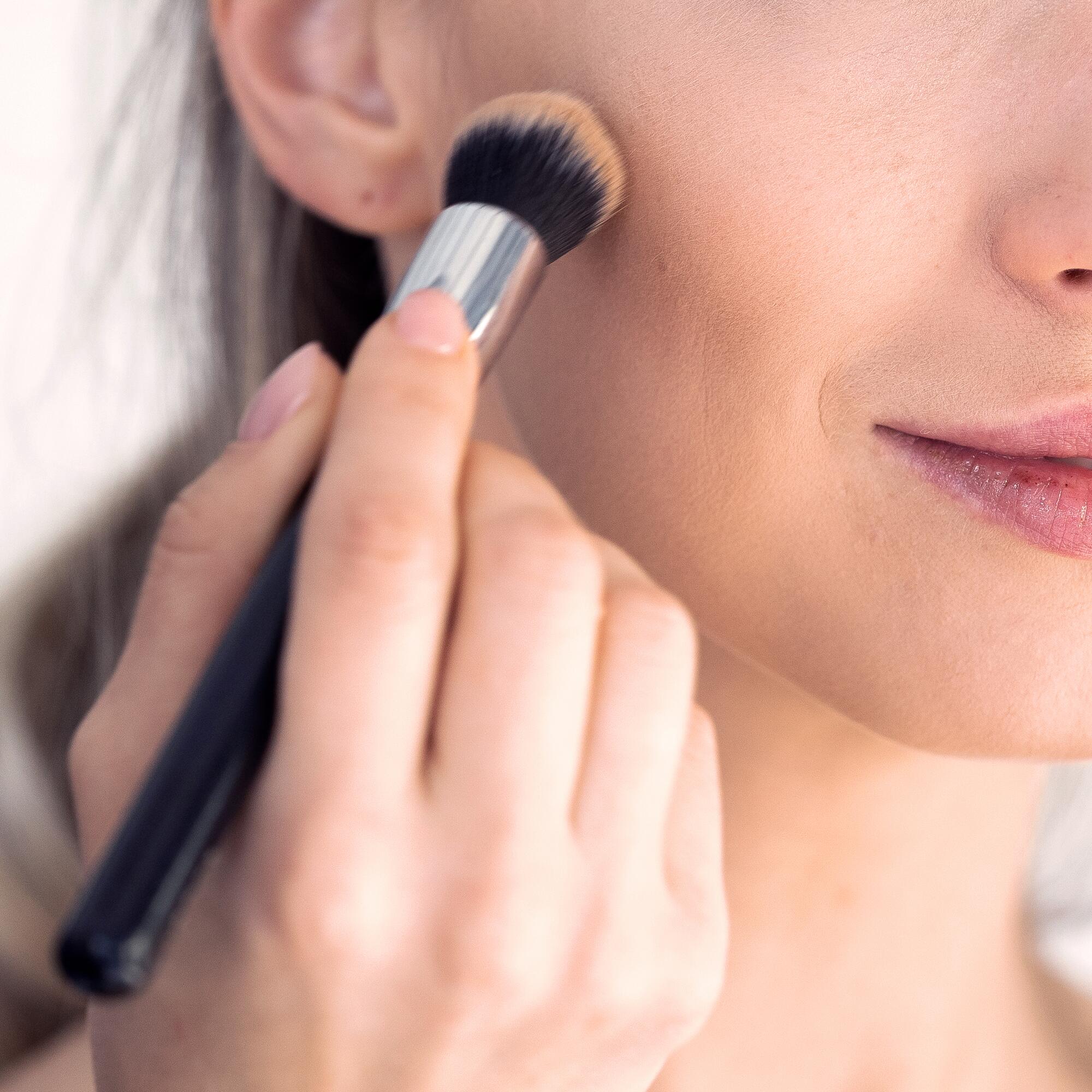 av_acne_fond-de-teint_1x1