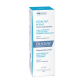 Un’emulsione ultra-leggera, non grassa e dalla formula non comedogena che si assorbe immediatamente.