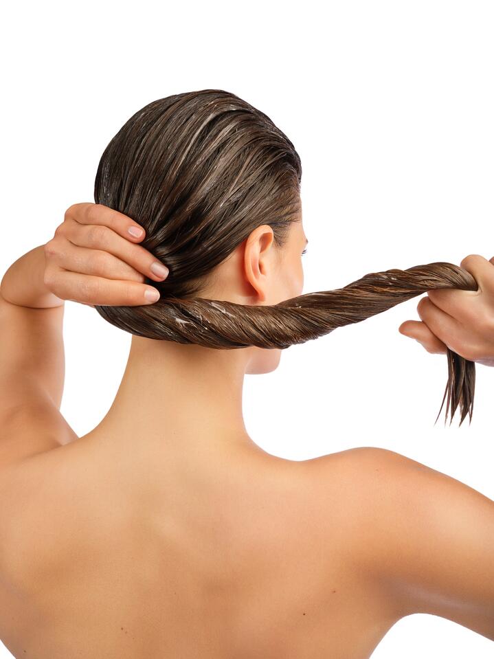 KL_quinine_haircaire_conditionner_content-factory_texture-on-hair_photo_S1-2025_3282770397598