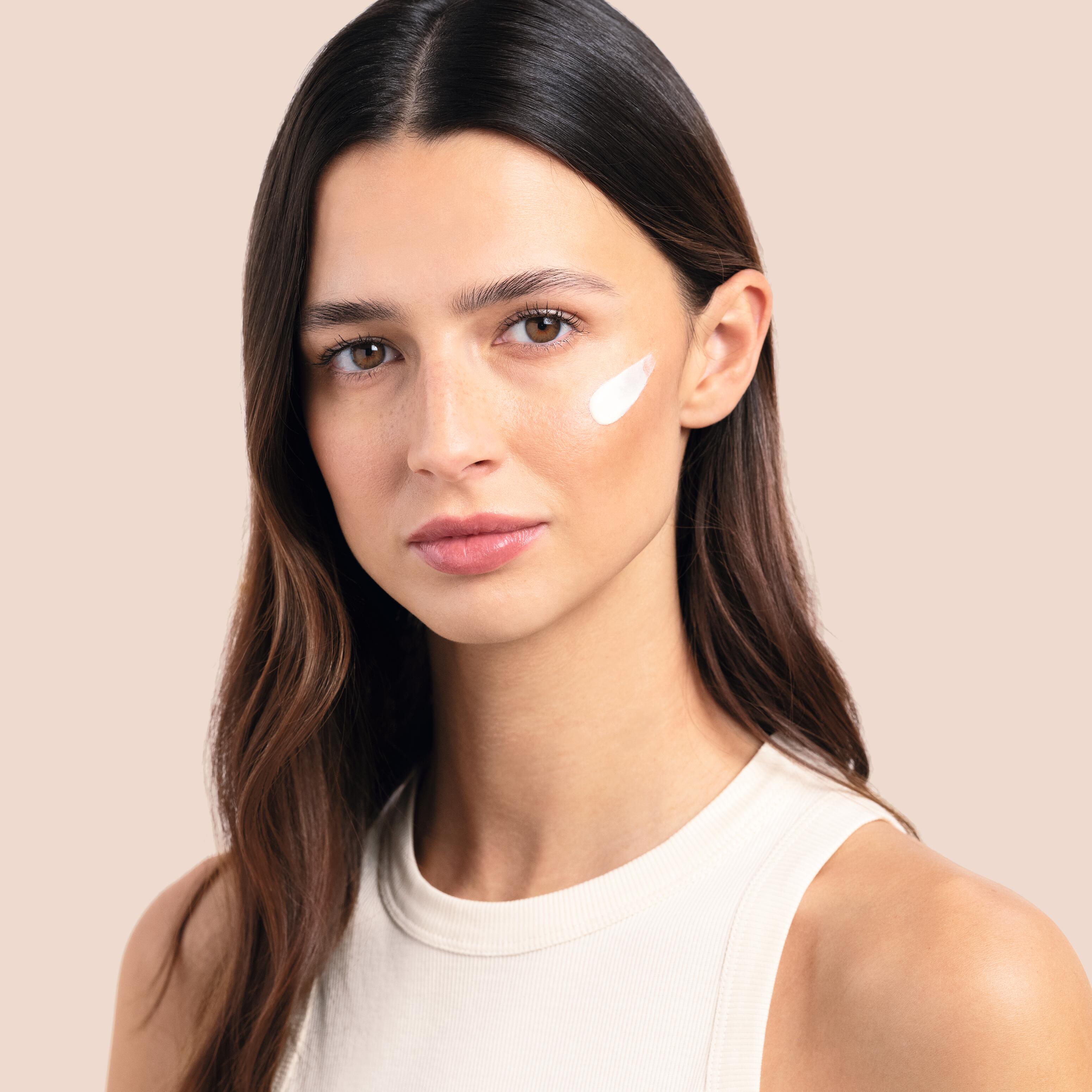 AV_HYDRANCE_YOULIA_CREME_SPF_TEXTURE_ONLY_1_1_CMYK_PRINT