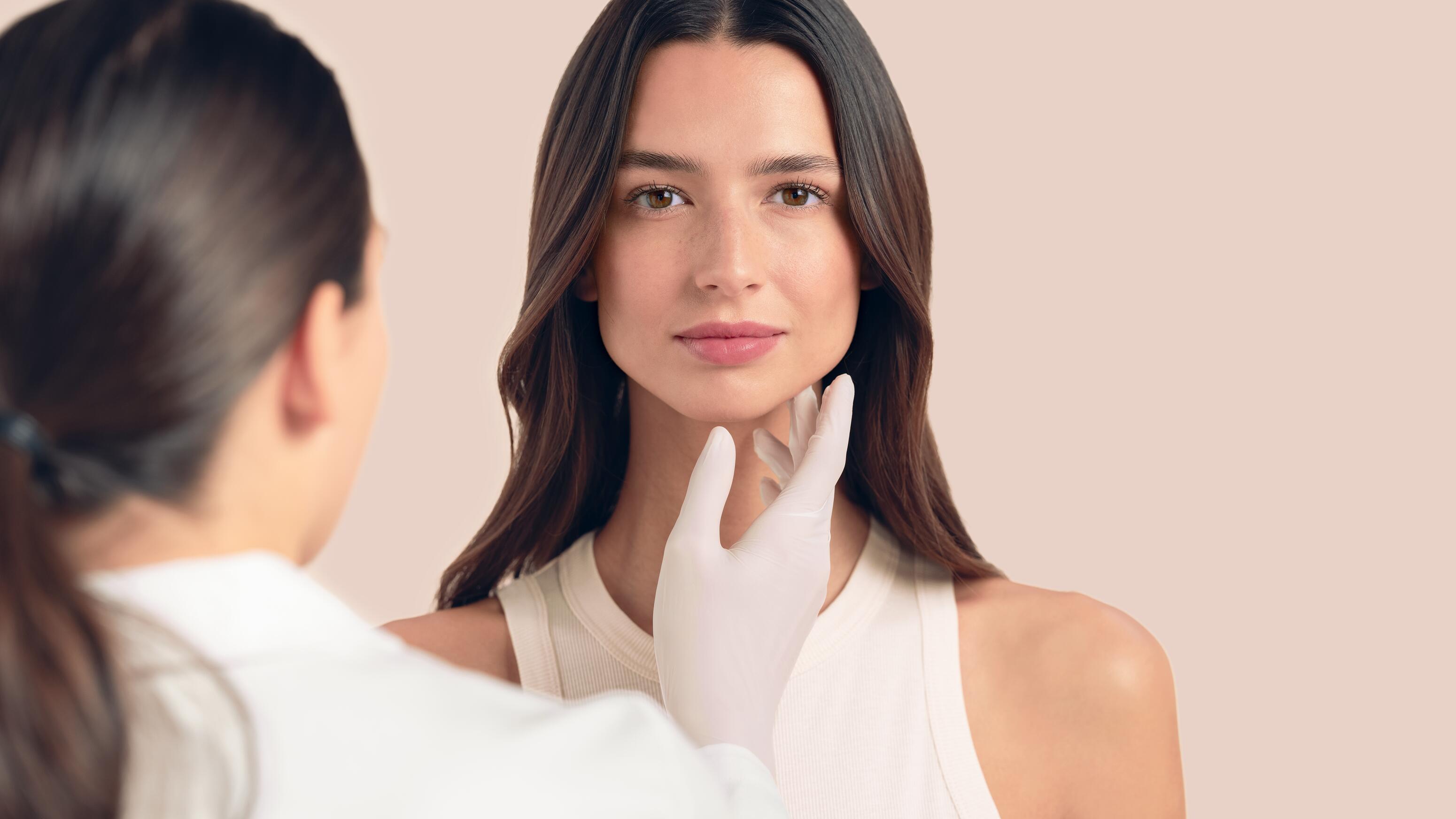AV_HYDRANCE_YOULIA_AUSCULTATION_DERM_01_16_9