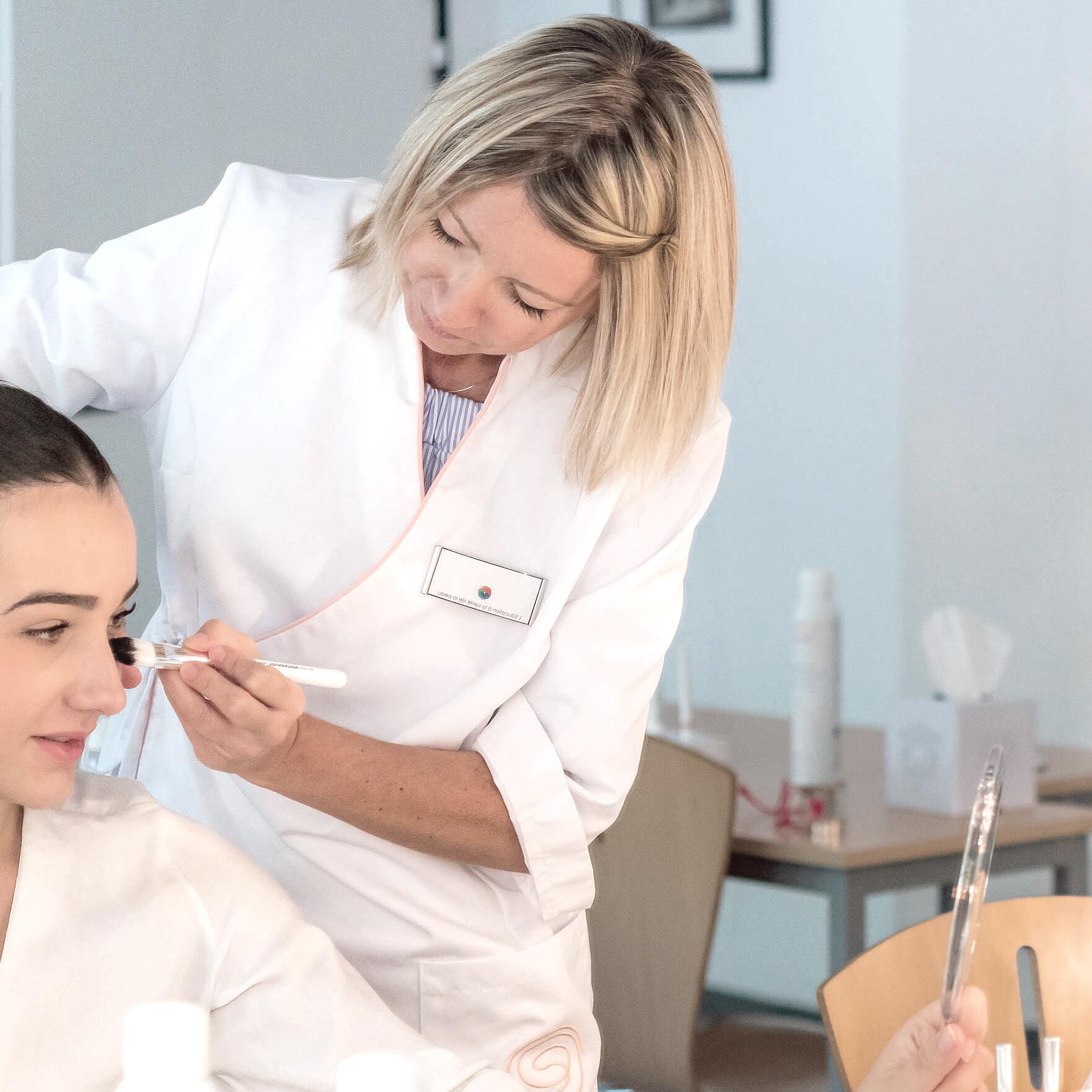 av_peau-cancer_atelier-maquillage_1x1