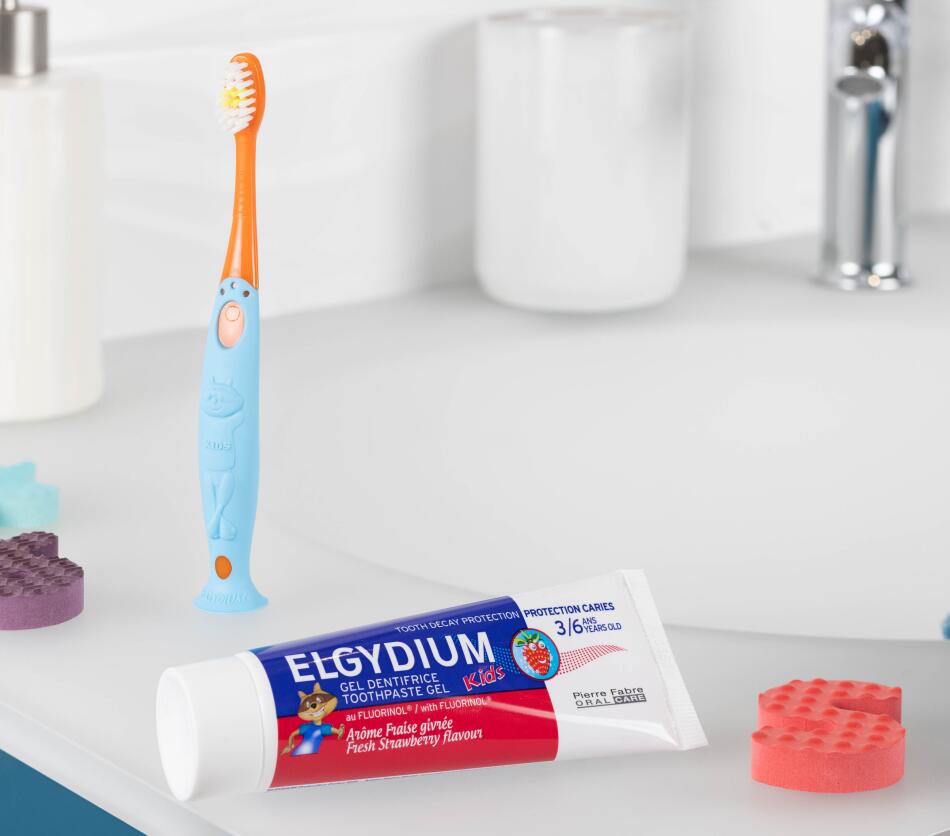 Une routine hygiène bucco-dentaire complète, efficace et respectueuse des dents de lait et des gencives des enfants.