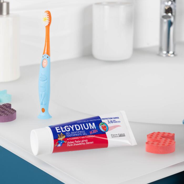 ELGYDIUM Kids de 2 a 6 anos Escova de dentes 