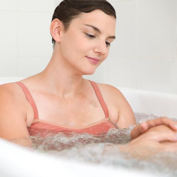 av_peau-cancer_cure-dermatologique_bain_1x1 472x472