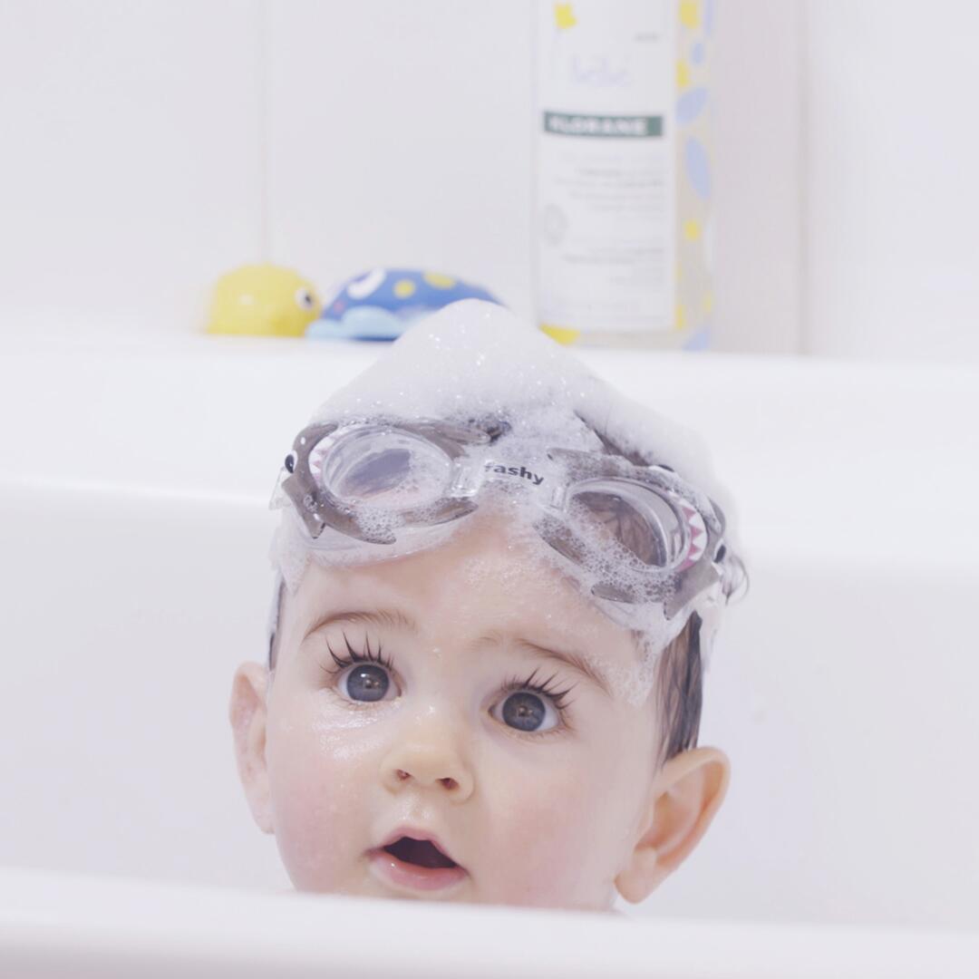 <span class="ezstring-field">KL_BABY_SOCIAL_PICTURE_KL_BABY_BABY_BATH_GOOGLES_July2018 367x460</span>