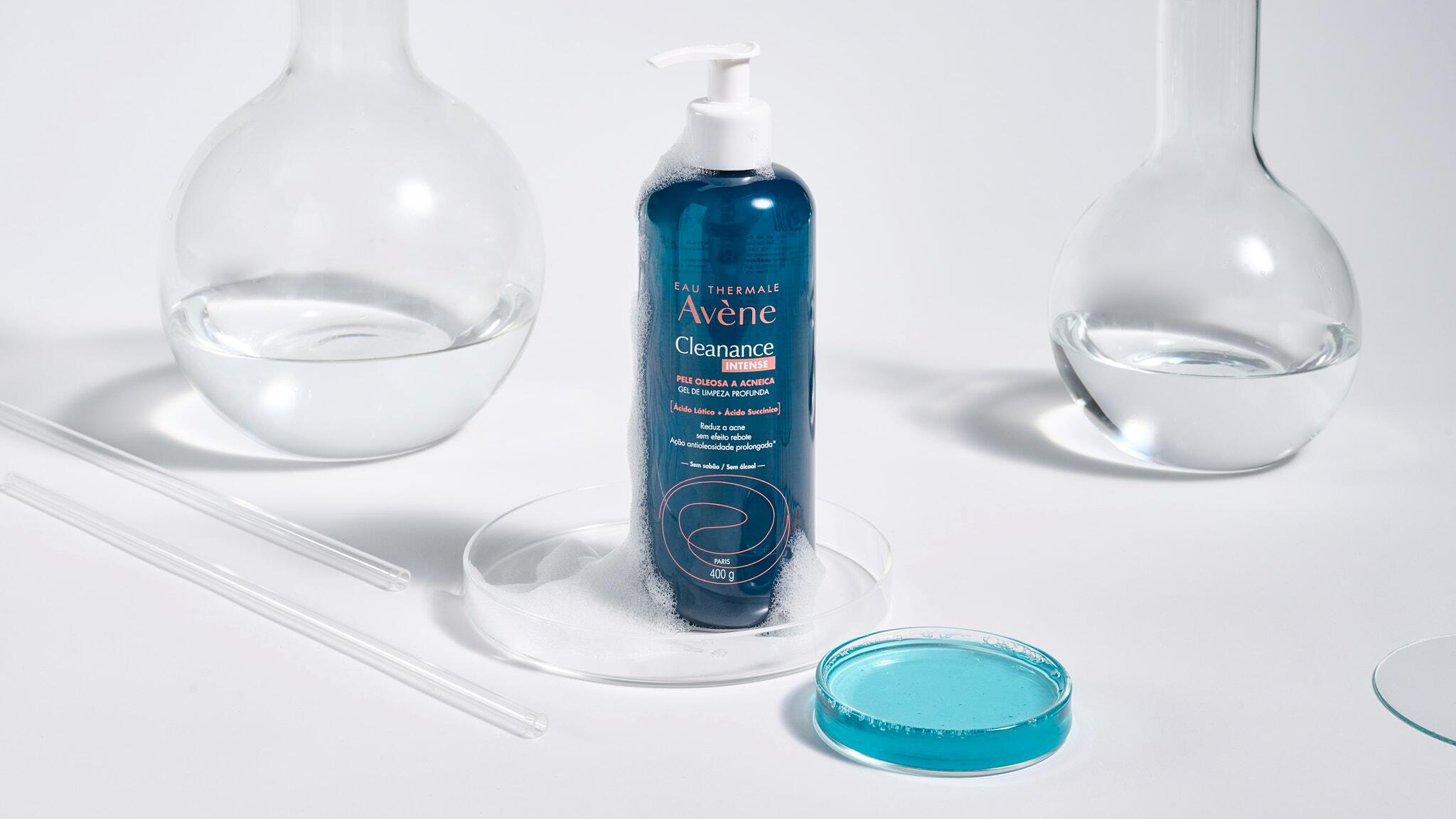 AV_cleanance_intense-gel-400g_brazil_packshot_product_bk3-2023_16-9_3282770144413_bk3_p5734