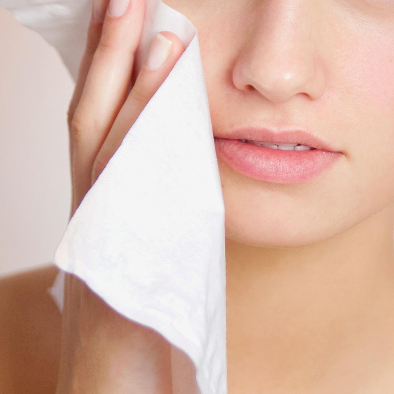 av_peaux-sensibles_mouchoir_excedent_creme_1x1