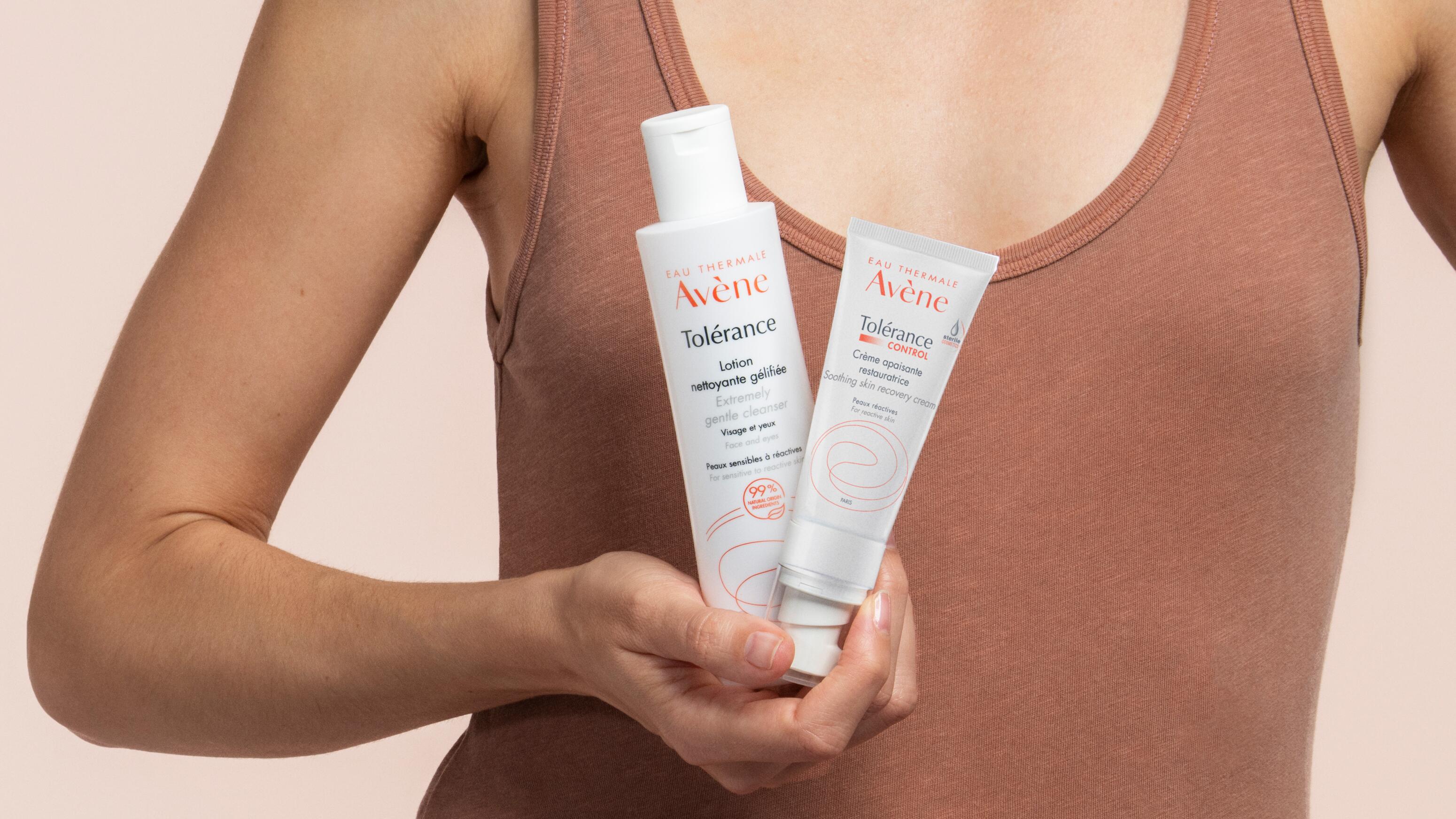 av_tolerance-control_cream-lotion-1-hand_3282770138801_3282770142280_hd_16x9