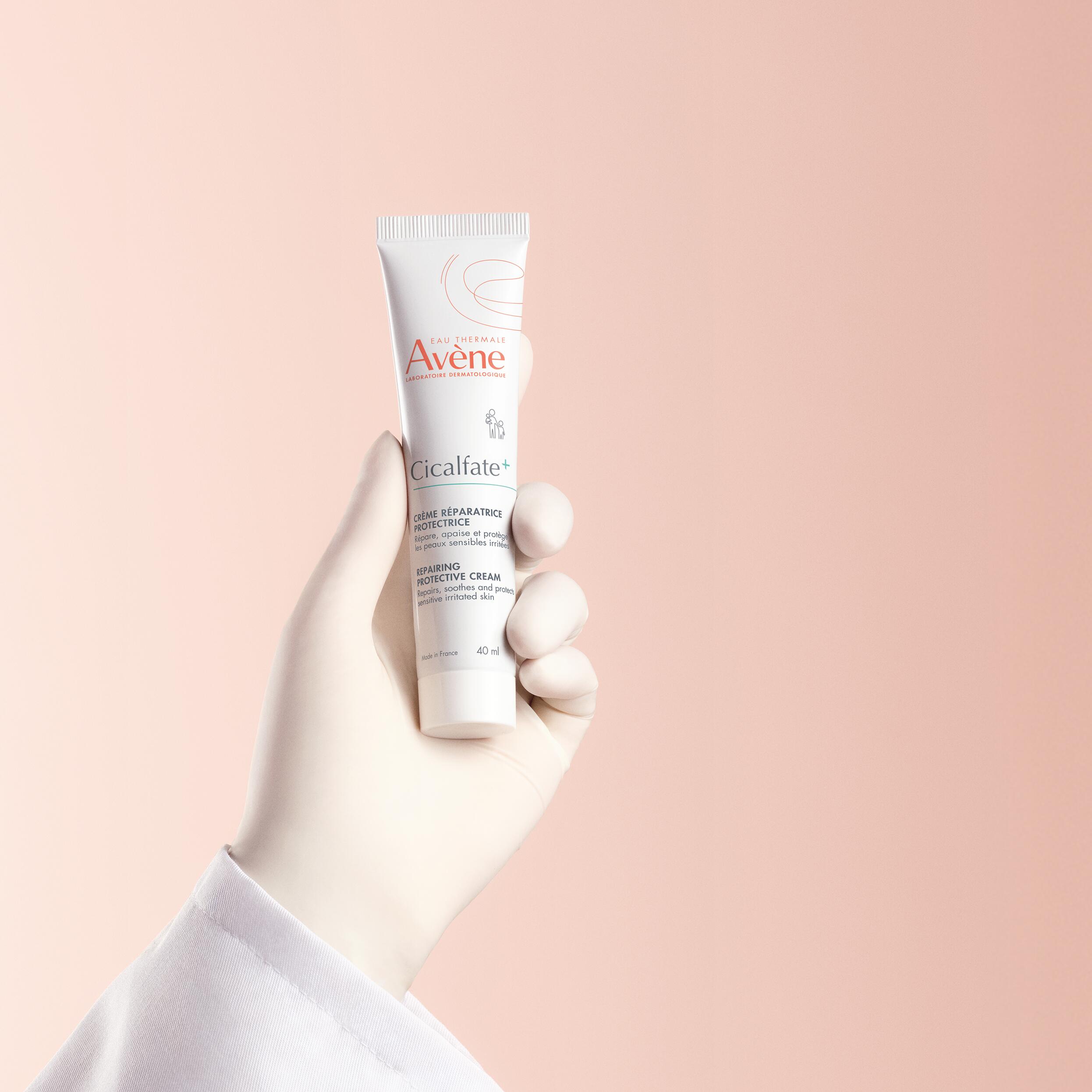 av_cicalfate-_repairing-cream_3282770204667_presentation-dermatologist-2_rvb_1x1