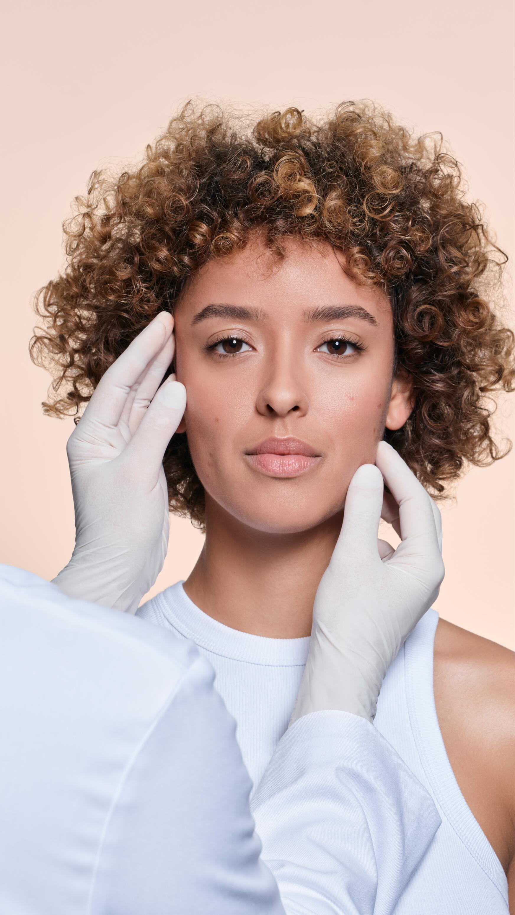 av_3282770395365_comedomed_peeling_Lucile_dermatologist_132_9x16