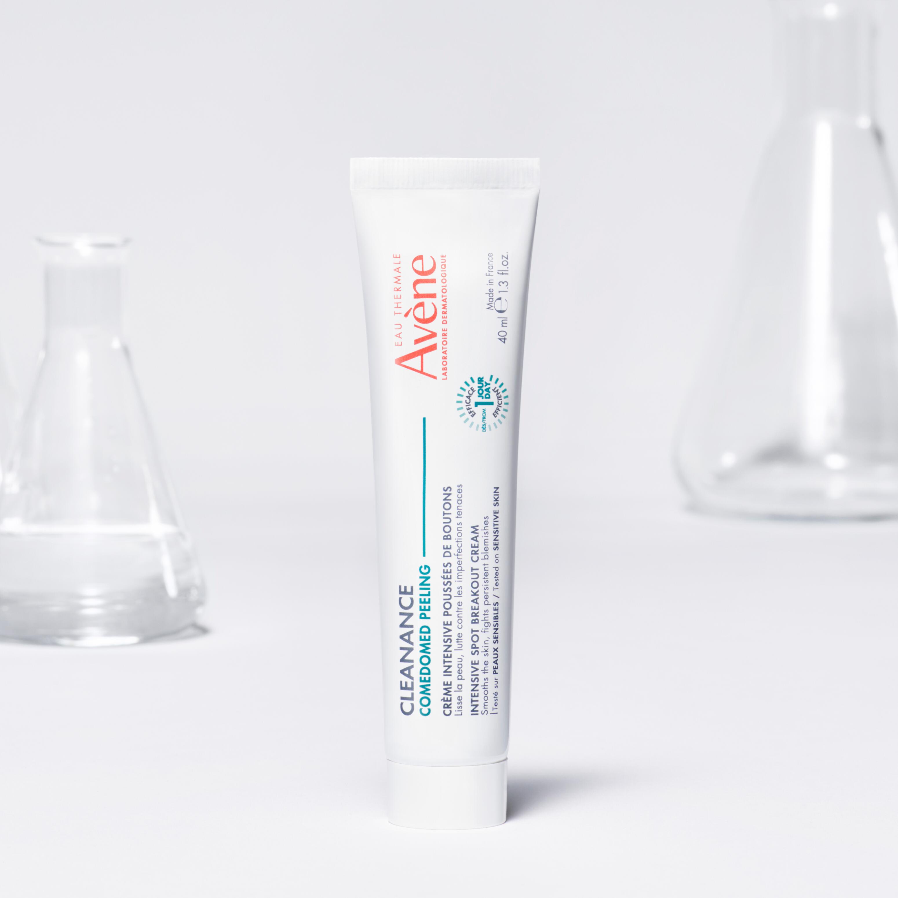 CLEANANCE COMEDOMED PEELING Crema intensiva para brotes de granos 