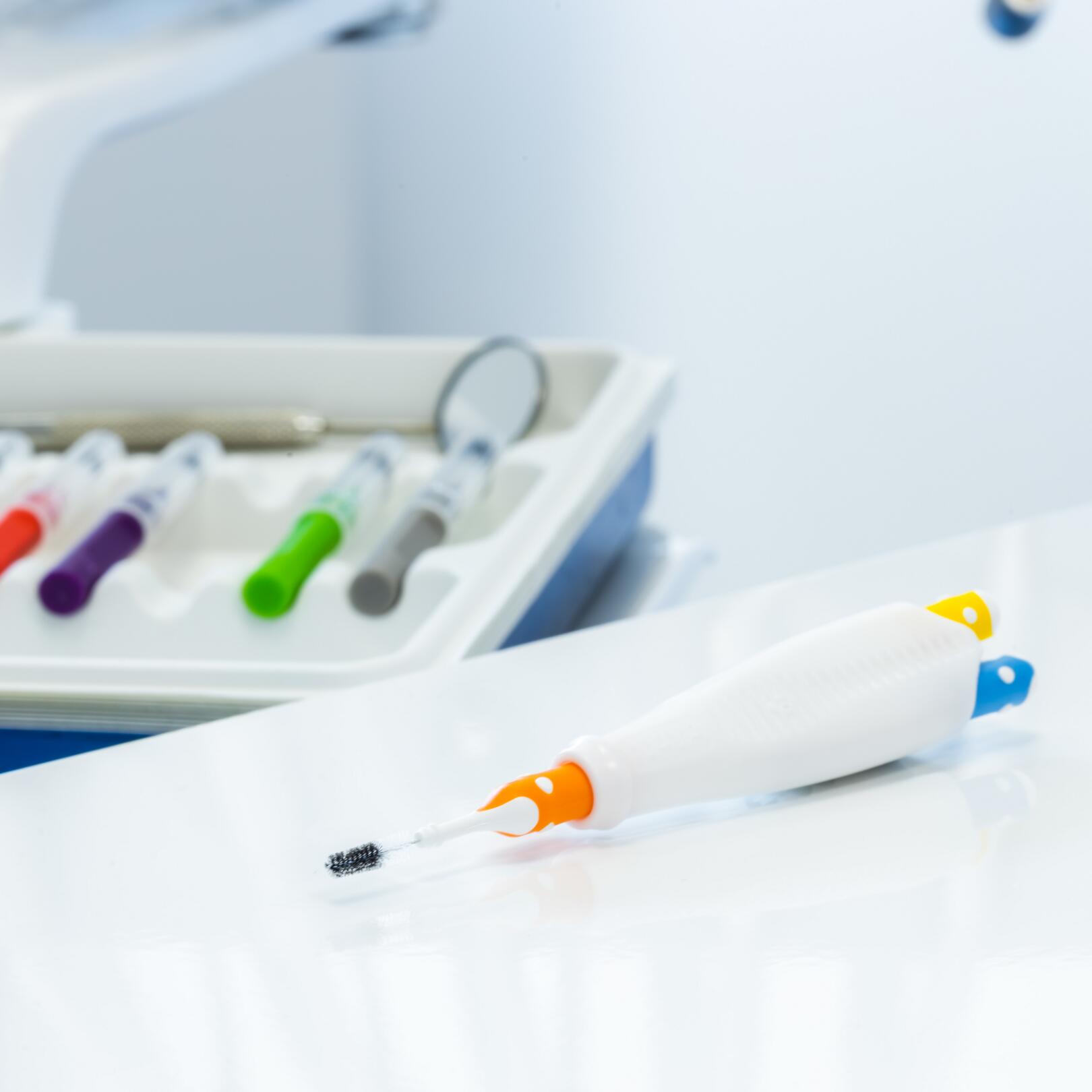 ELGYDIUM Clinic Laranja (ISO 3) – Recarga para Escovilhão