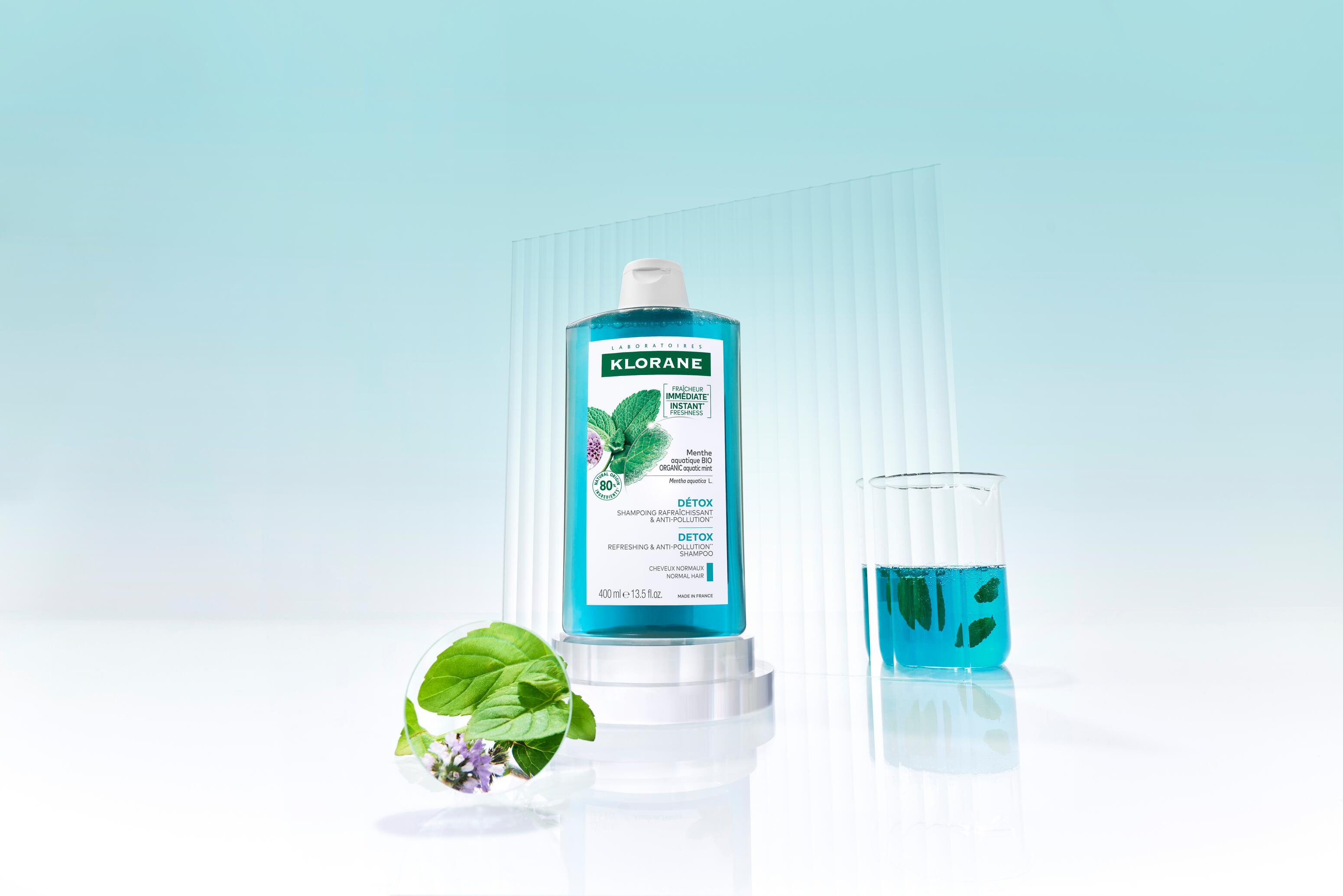 KL_mint_hair_shampoo_expert-packshot_colored-background_3282770144871