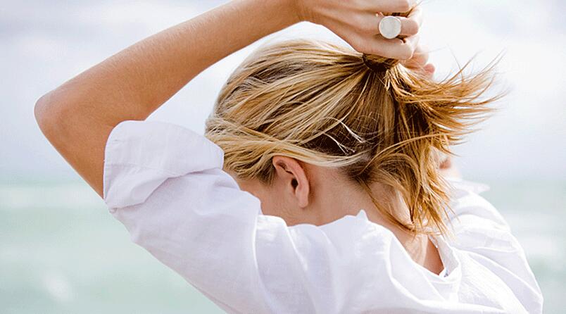 RF_website_expert-dossier-blond-hair_effects_why-is-hair-damaged-after-bleaching_804x446