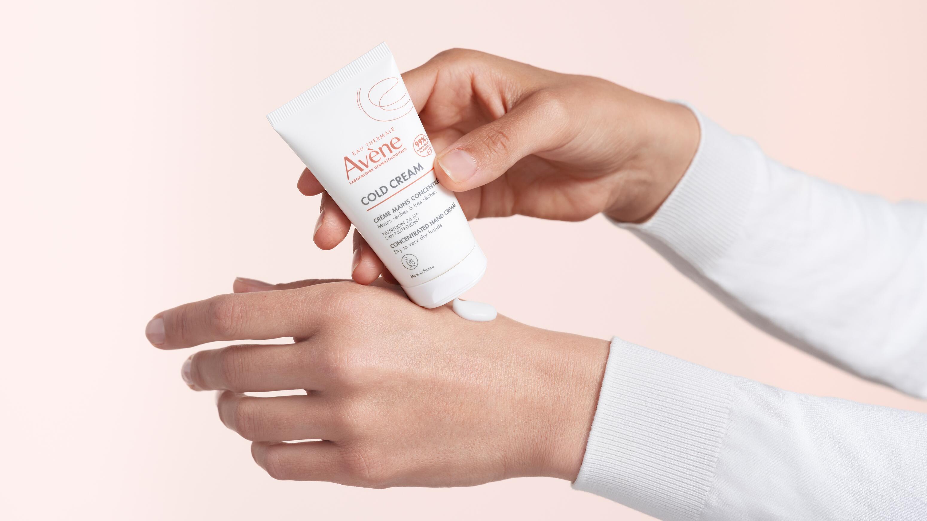 av_cold-cream_concentrated-hand-cream_application_3282770145779_HD_16x9
