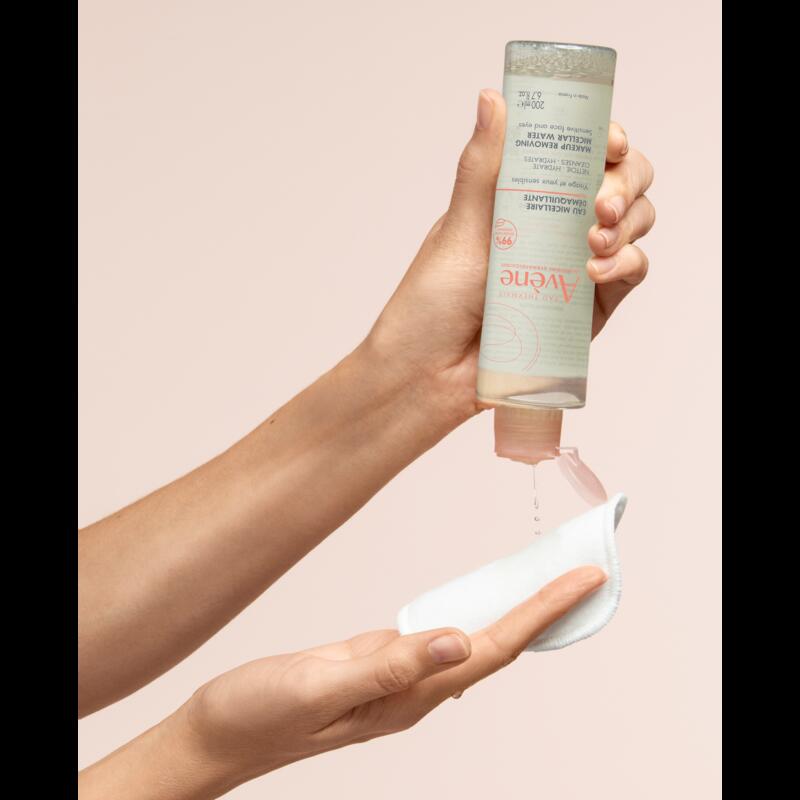 Eau micellaire démaquillante
