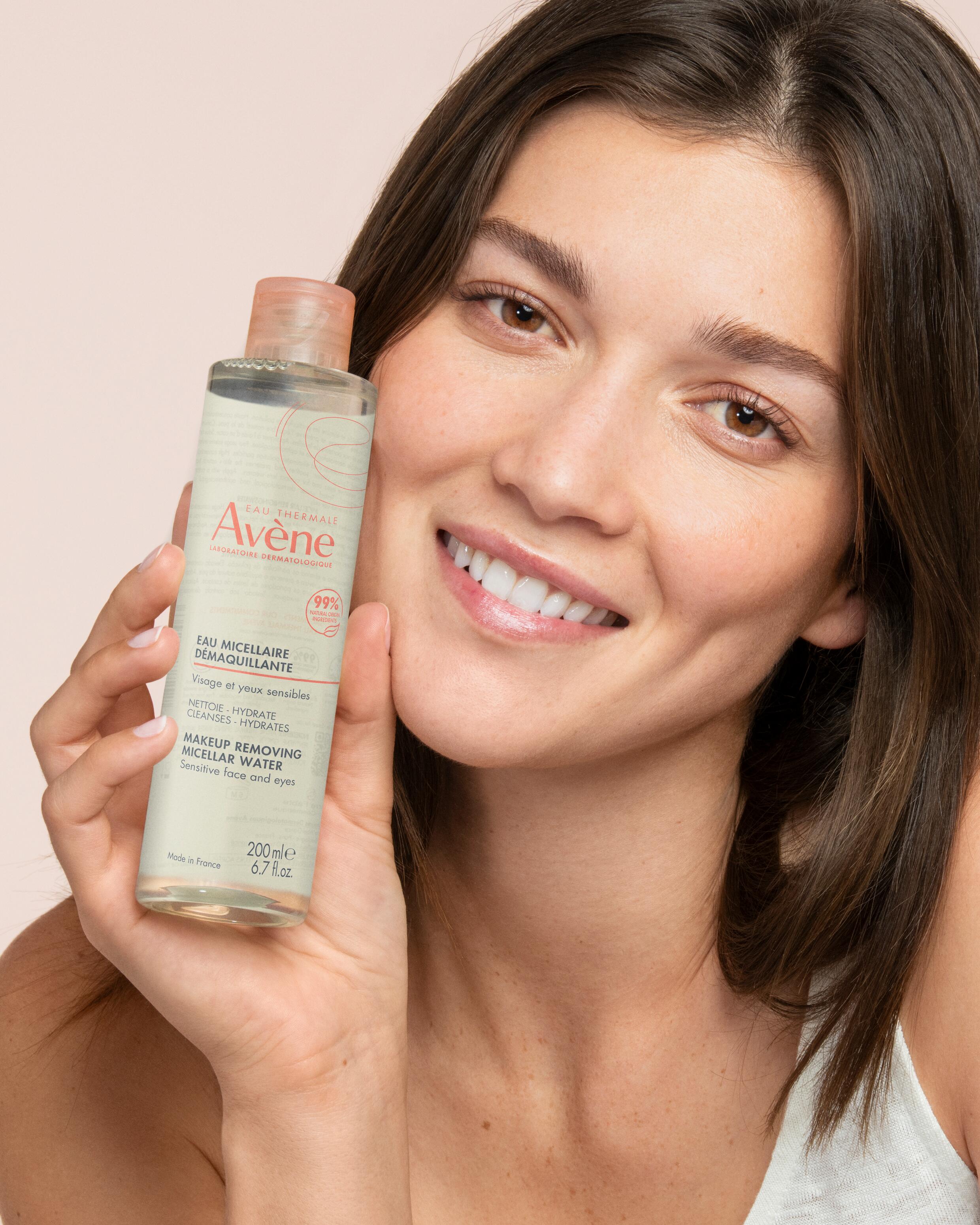 av_essentiel_micellar-water_7_3282770390179_hd_4x5
