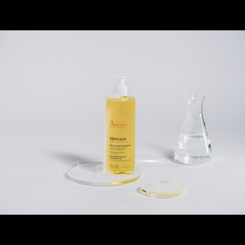 XERACALM A.D Lipidenherstellende reinigingsolie