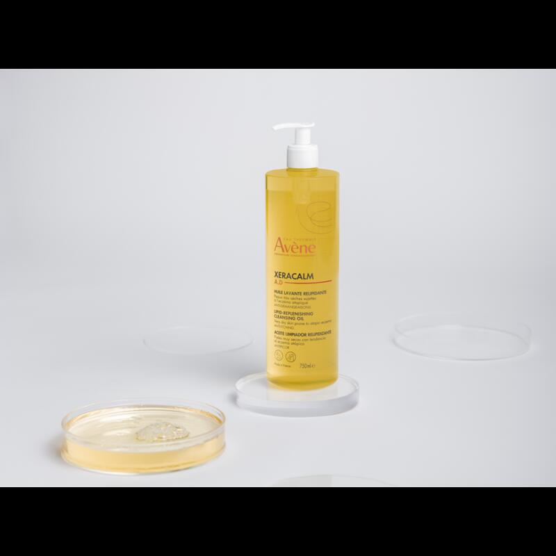 XERACALM A.D Lipidenherstellende reinigingsolie
